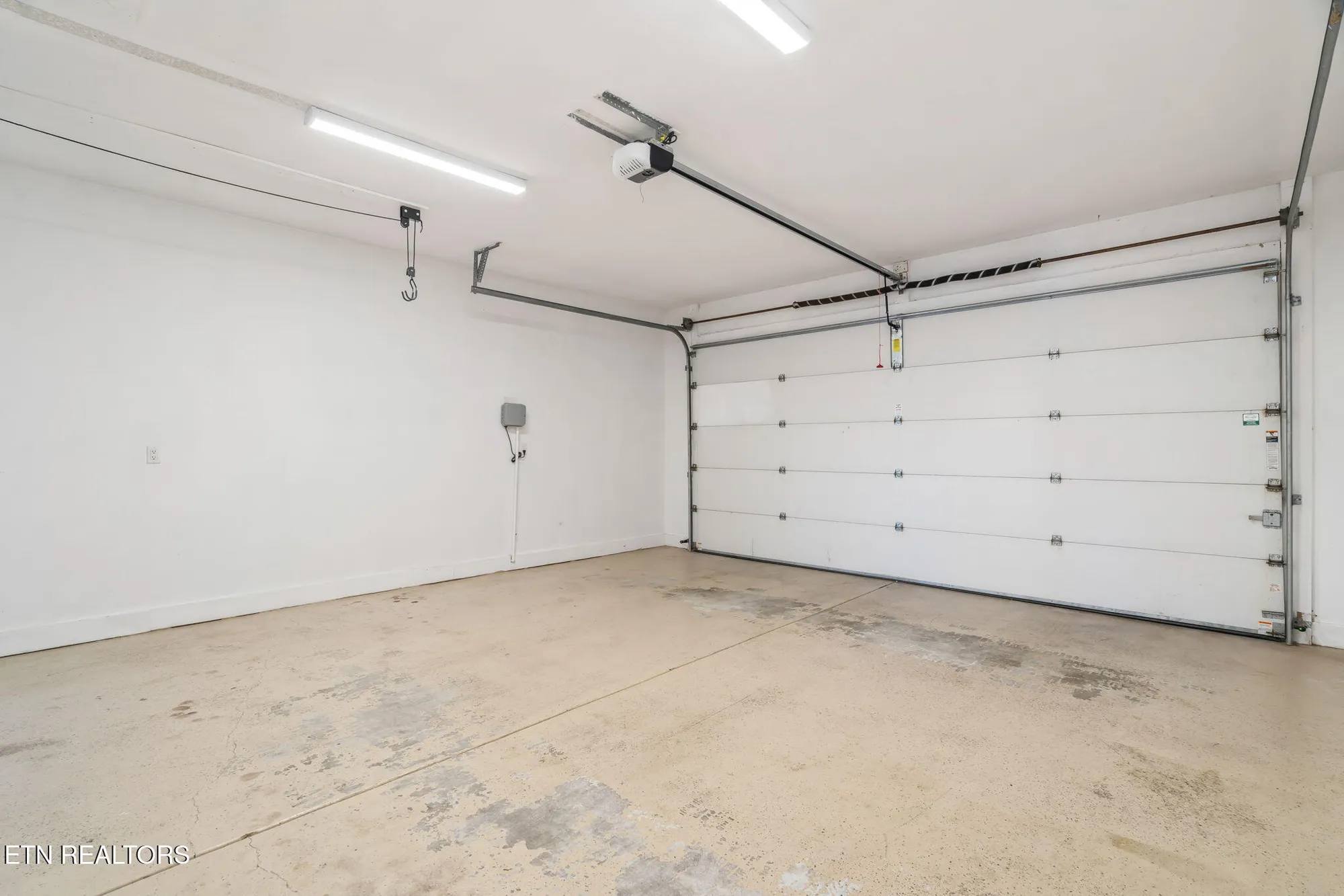 Property Slideshow image 29 of 59 | 141 inata cir, Loudon, TN, 37774