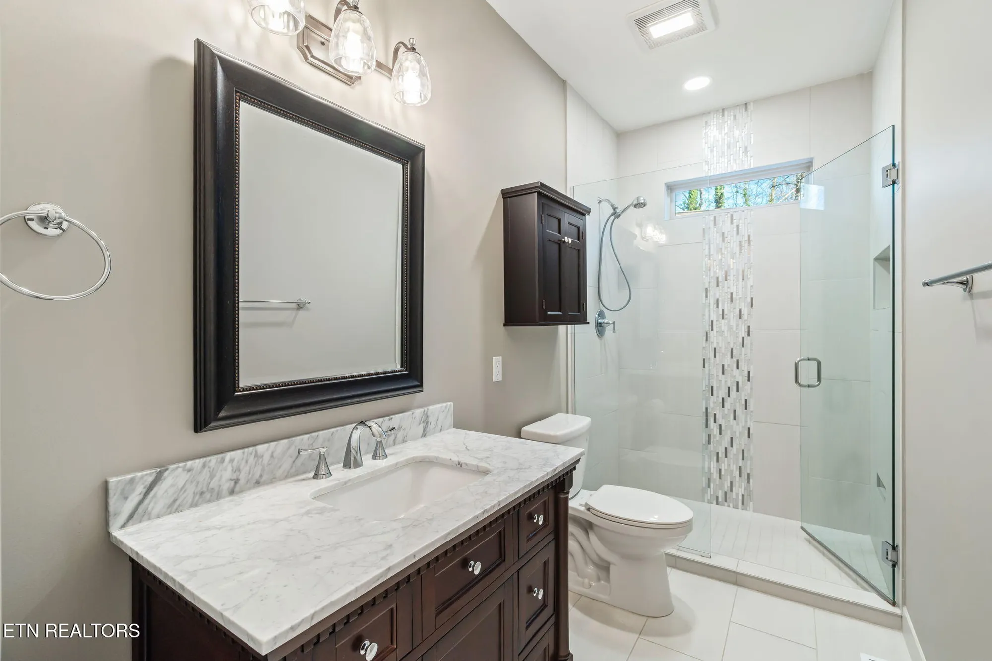 Property Slideshow image 33 of 59 | 141 inata cir, Loudon, TN, 37774