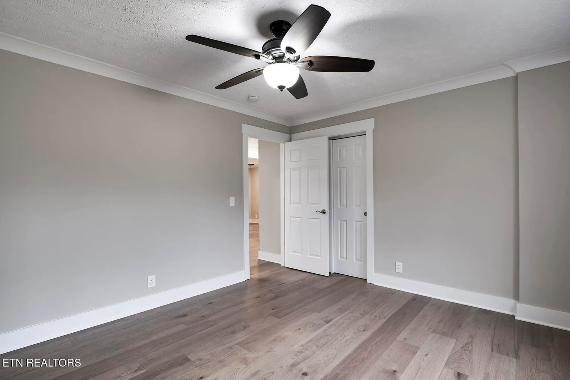 Property Slideshow image 31 of 50 | 301 uhdali pl, Loudon, TN, 37774