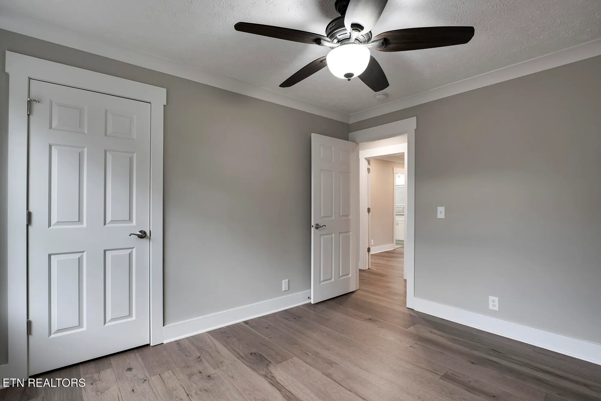 Property Slideshow image 35 of 50 | 301 uhdali pl, Loudon, TN, 37774