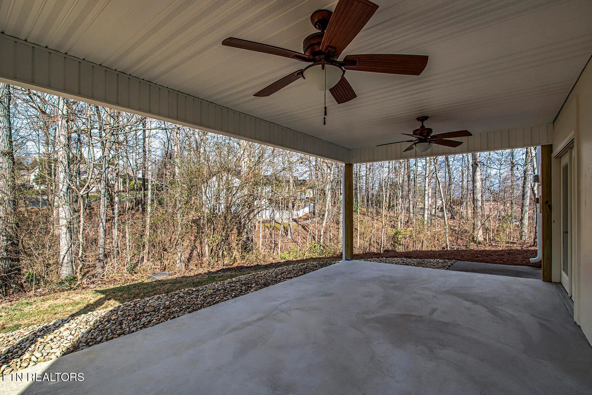 Property Slideshow image 45 of 50 | 301 uhdali pl, Loudon, TN, 37774