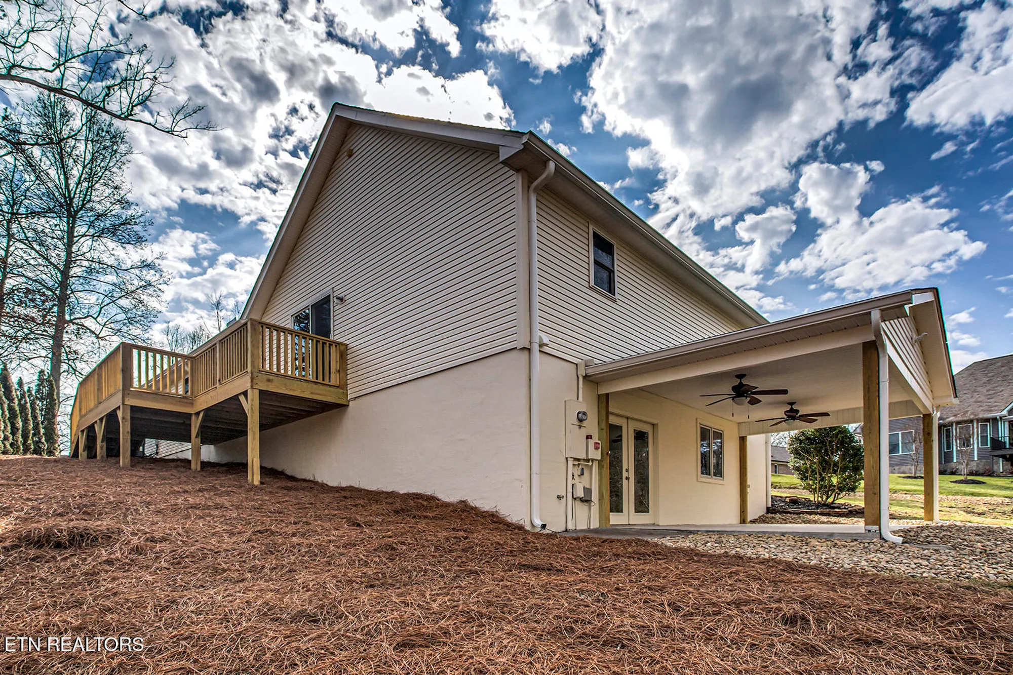 Property Slideshow image 47 of 50 | 301 uhdali pl, Loudon, TN, 37774