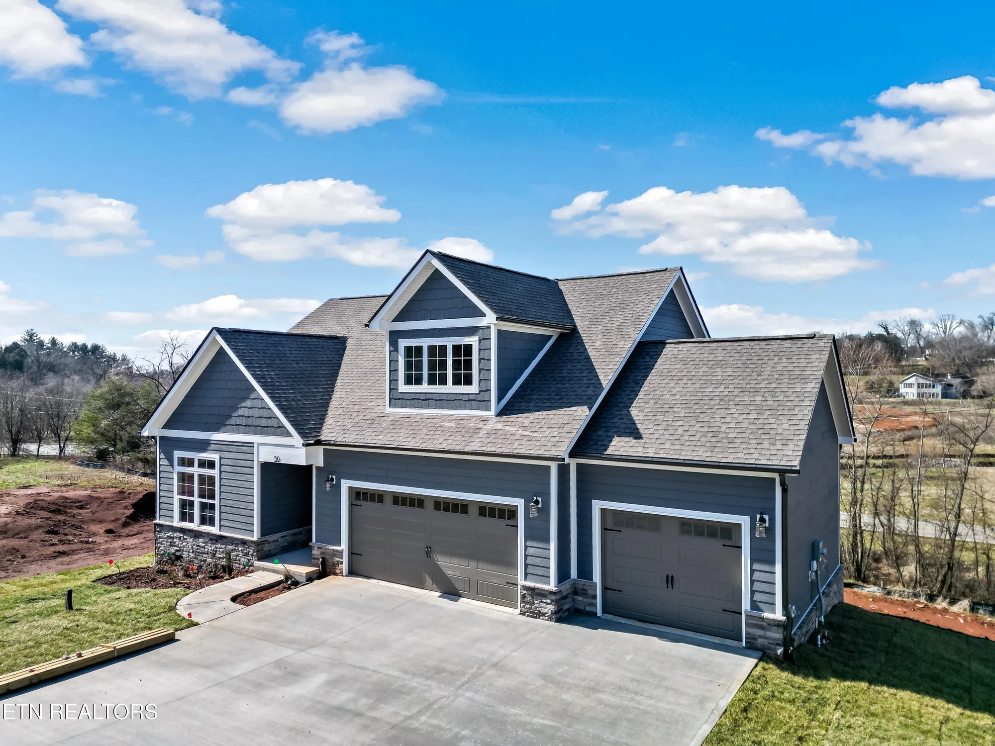 Property Slideshow image 1 of 44 | 150 cherry blossom ct, Lenoir City, TN, 37772