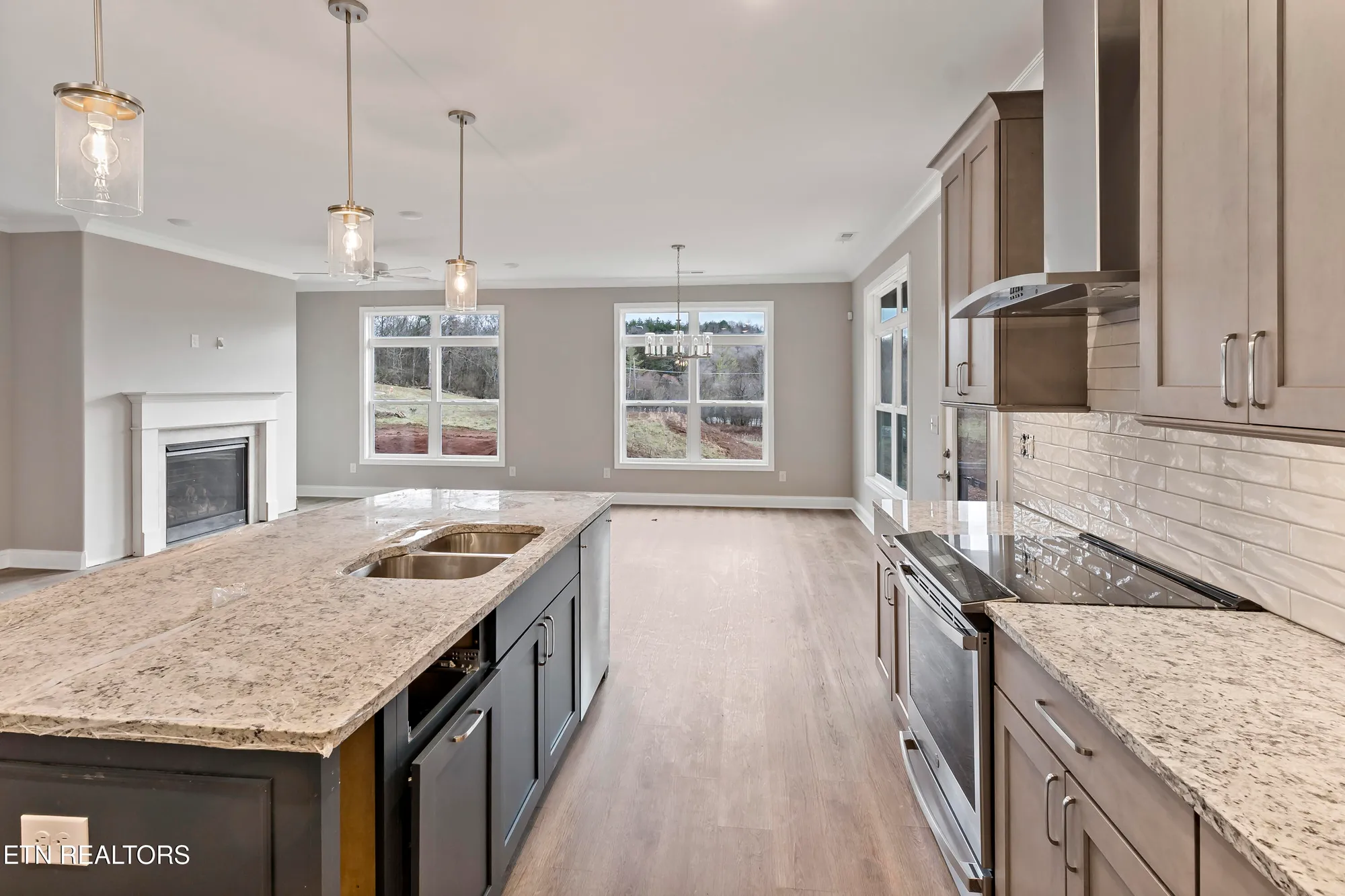 Property Slideshow image 14 of 44 | 150 cherry blossom ct, Lenoir City, TN, 37772