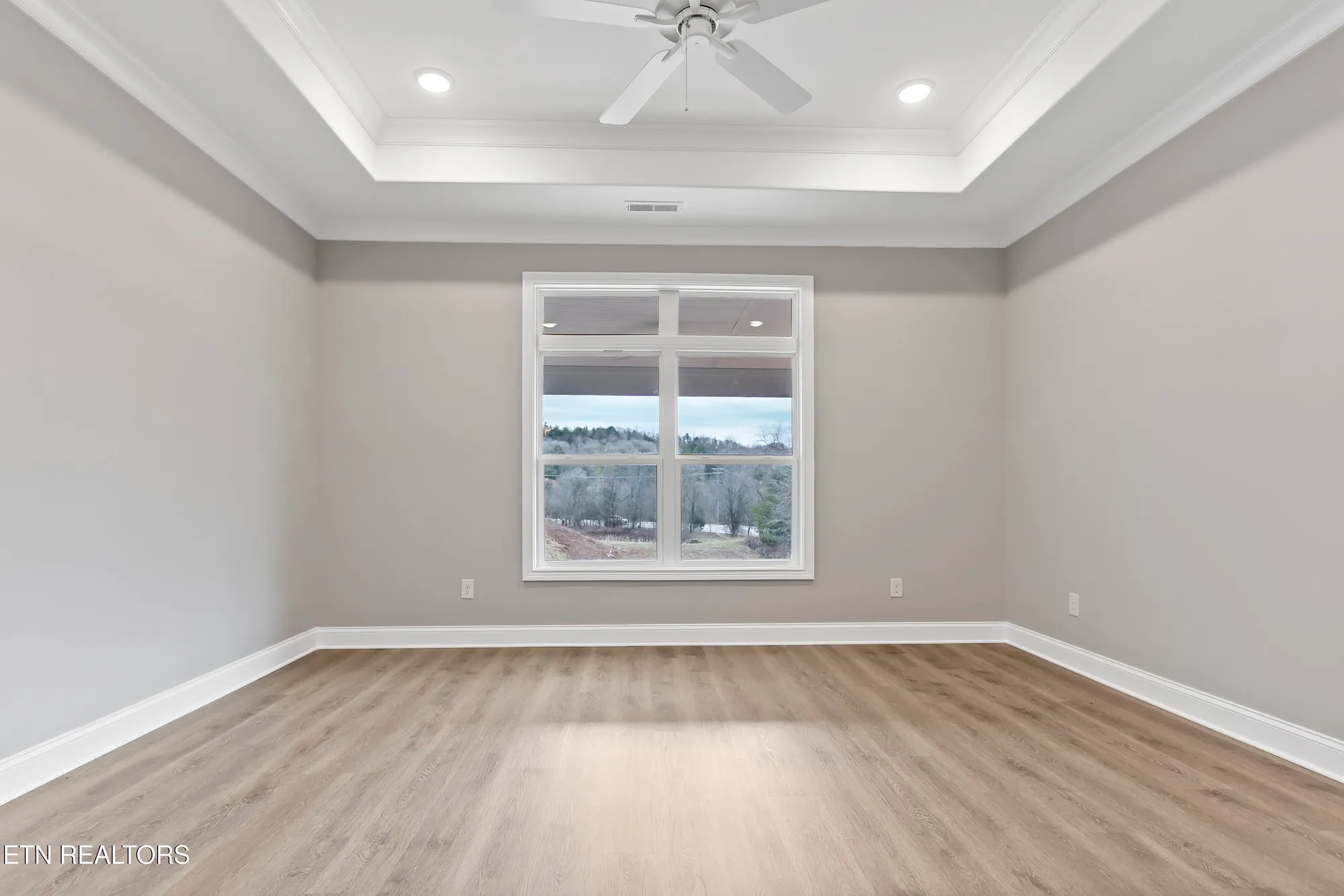 Property Slideshow image 27 of 44 | 150 cherry blossom ct, Lenoir City, TN, 37772