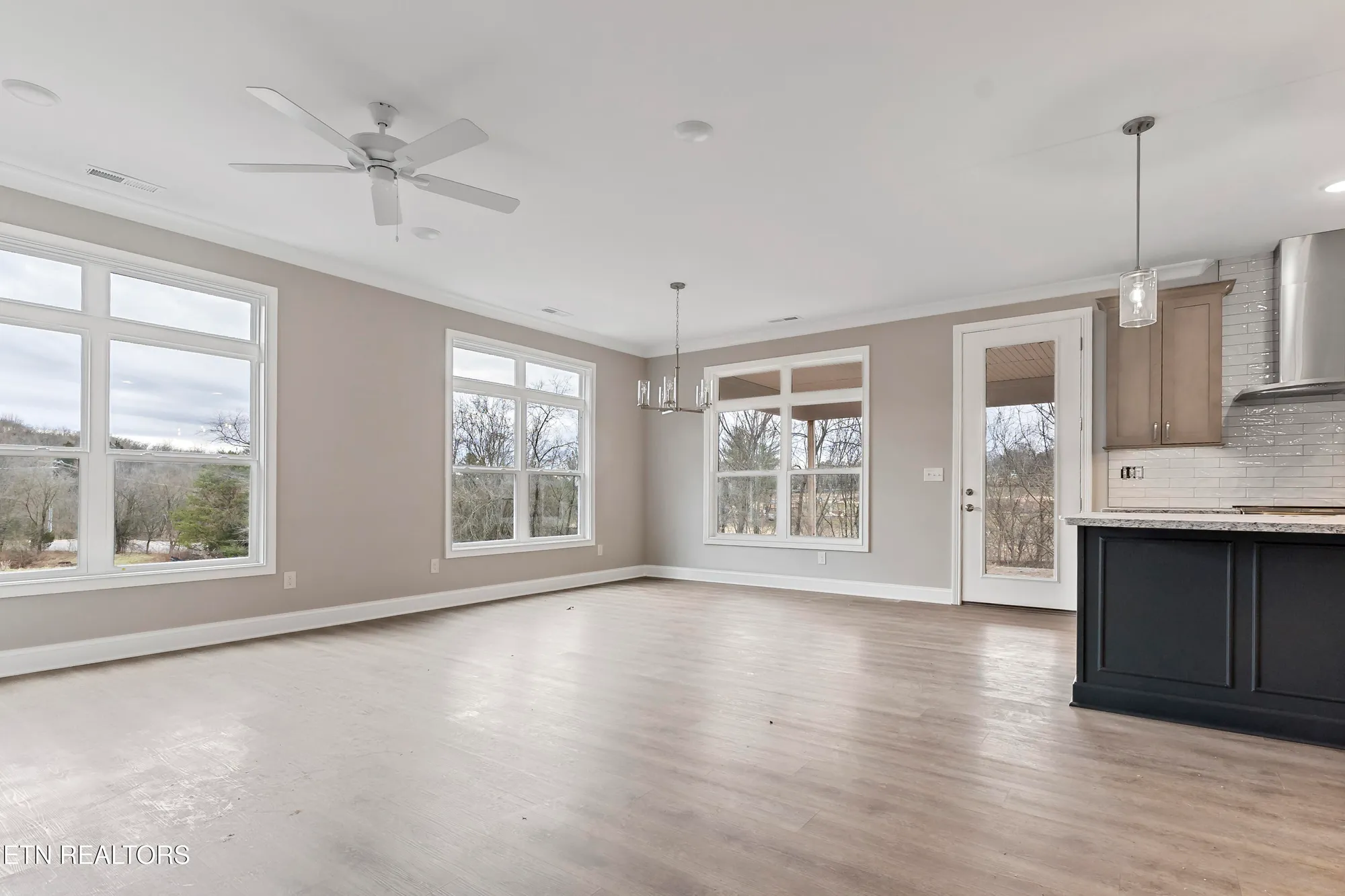 Property Slideshow image 13 of 44 | 150 cherry blossom ct, Lenoir City, TN, 37772