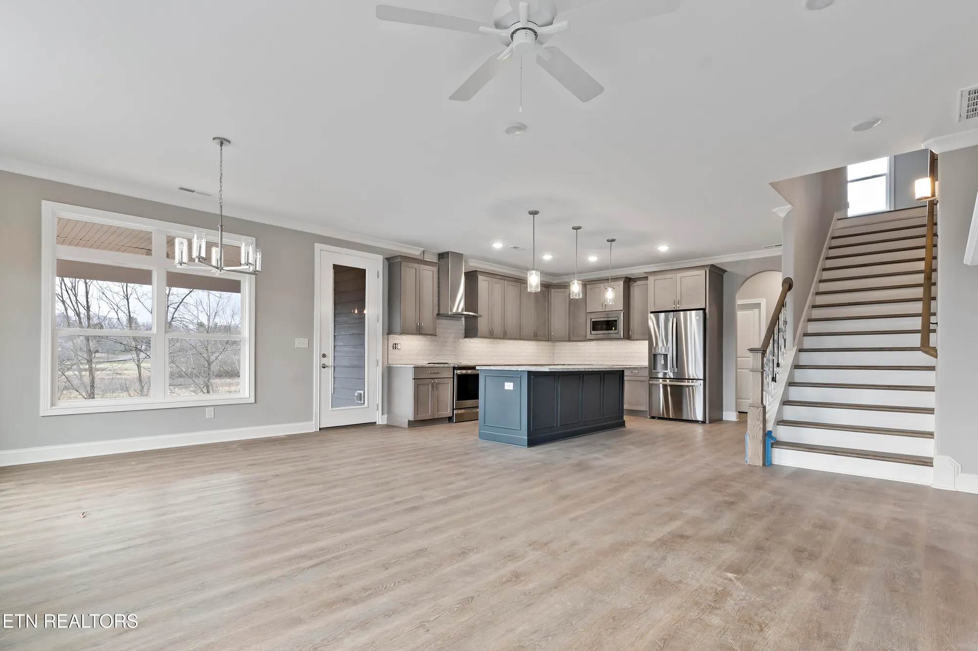 Property Slideshow image 10 of 44 | 150 cherry blossom ct, Lenoir City, TN, 37772