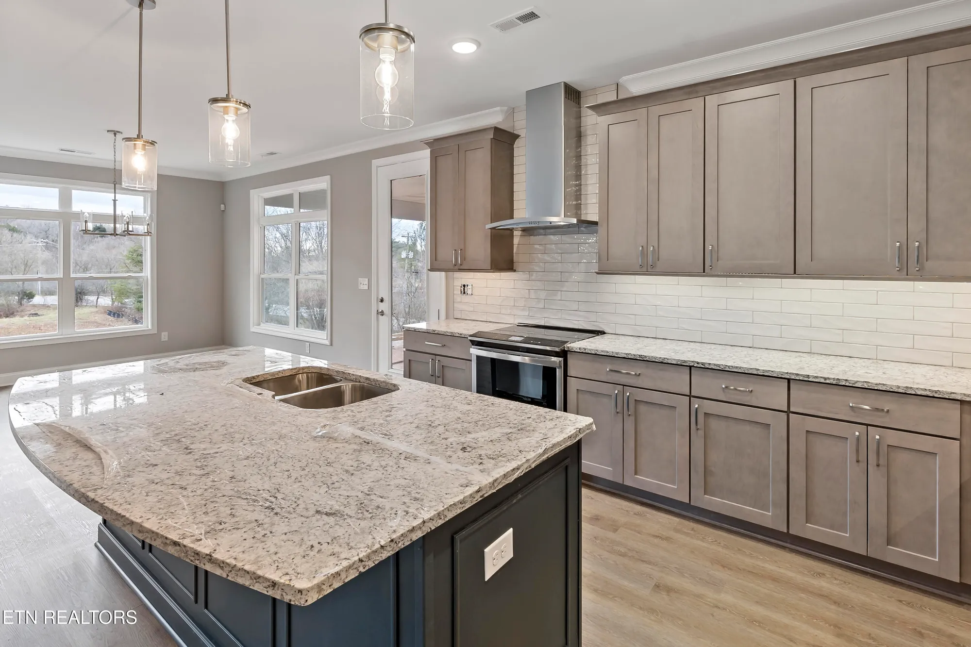 Property Slideshow image 15 of 44 | 150 cherry blossom ct, Lenoir City, TN, 37772