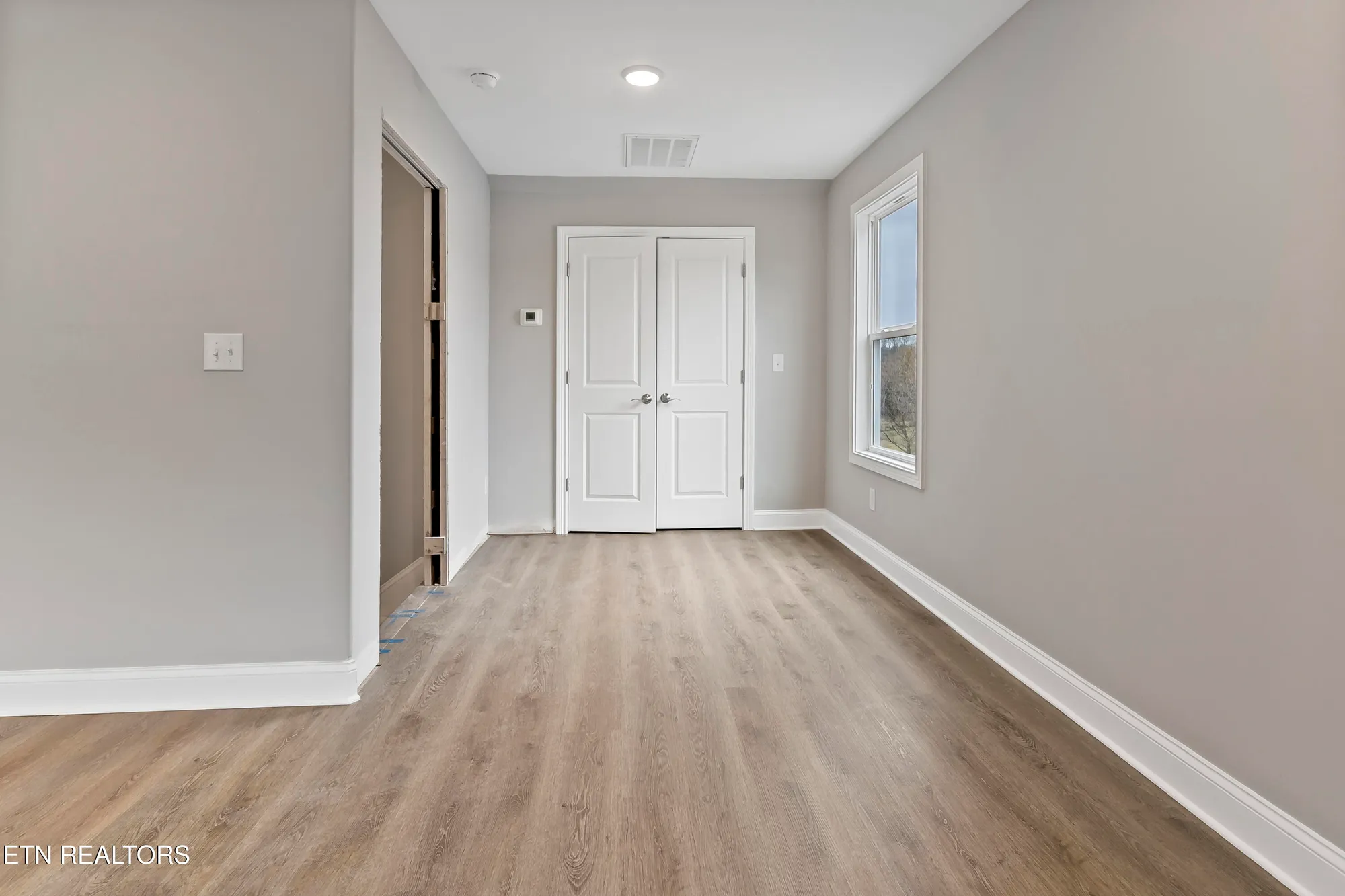 Property Slideshow image 33 of 44 | 150 cherry blossom ct, Lenoir City, TN, 37772