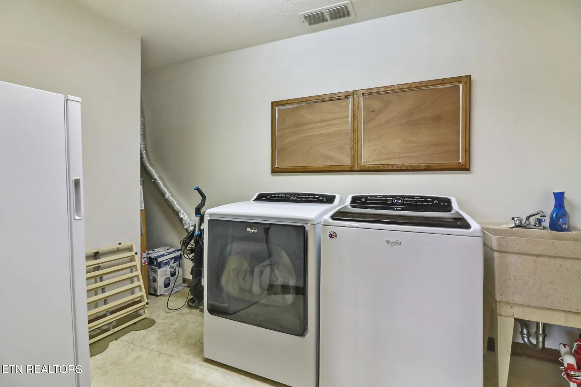 Property Slideshow image 23 of 37 | 27 brambleton ct, Crossville, TN, 38558