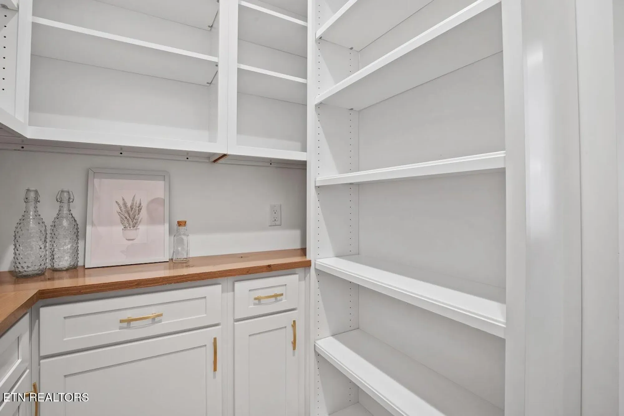 Property Slideshow image 15 of 30 | 103 chestnut ridge ln, Crossville, TN, 38558