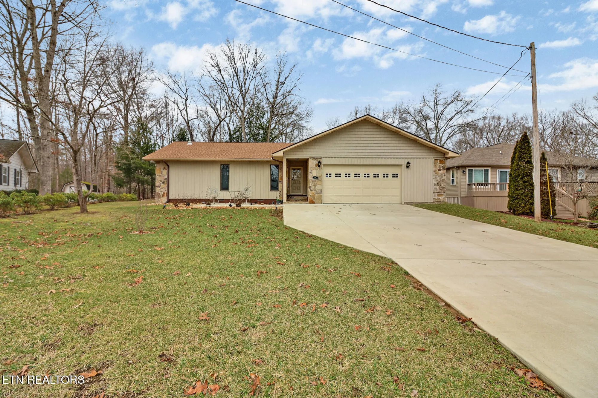 Property Slideshow image 1 of 50 | 12 black oak cir, Crossville, TN, 38558