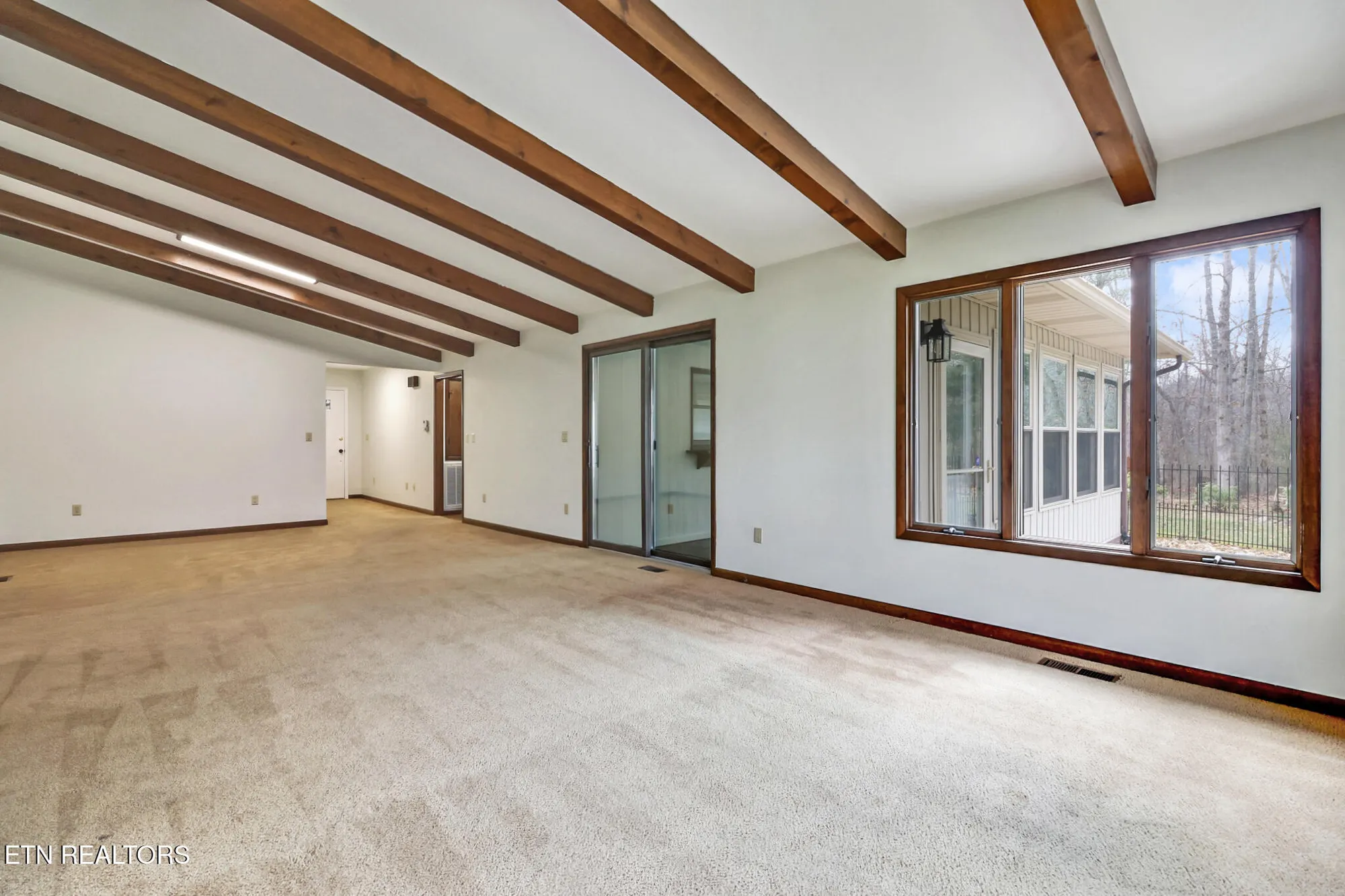 Property Slideshow image 7 of 50 | 12 black oak cir, Crossville, TN, 38558