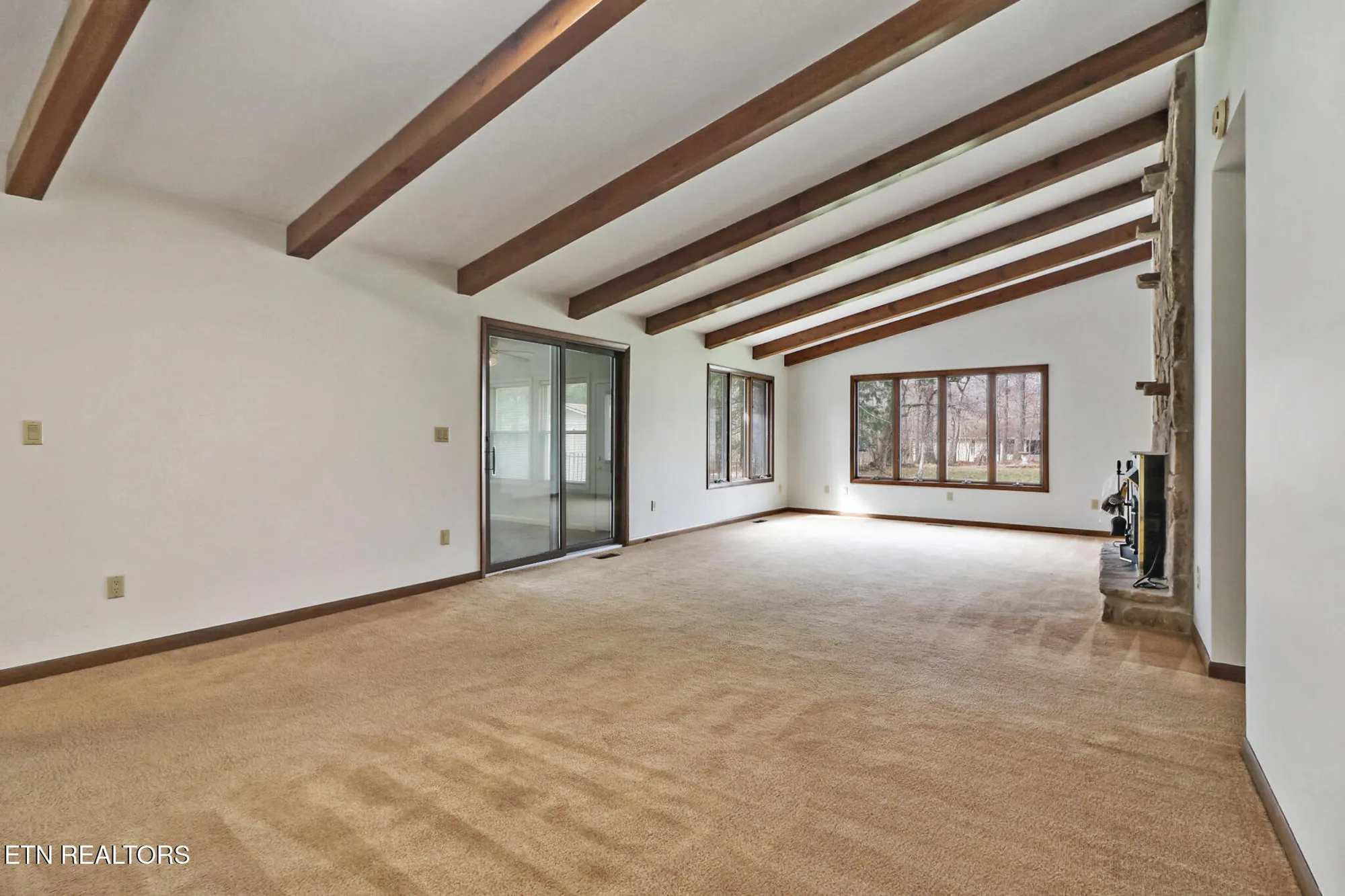 Property Slideshow image 8 of 50 | 12 black oak cir, Crossville, TN, 38558