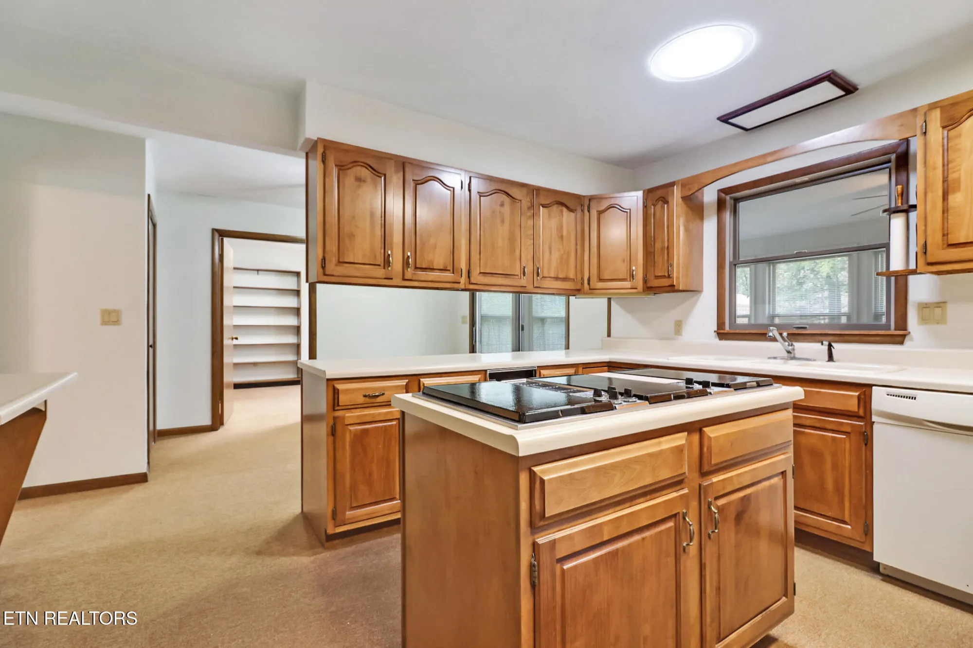 Property Slideshow image 10 of 50 | 12 black oak cir, Crossville, TN, 38558