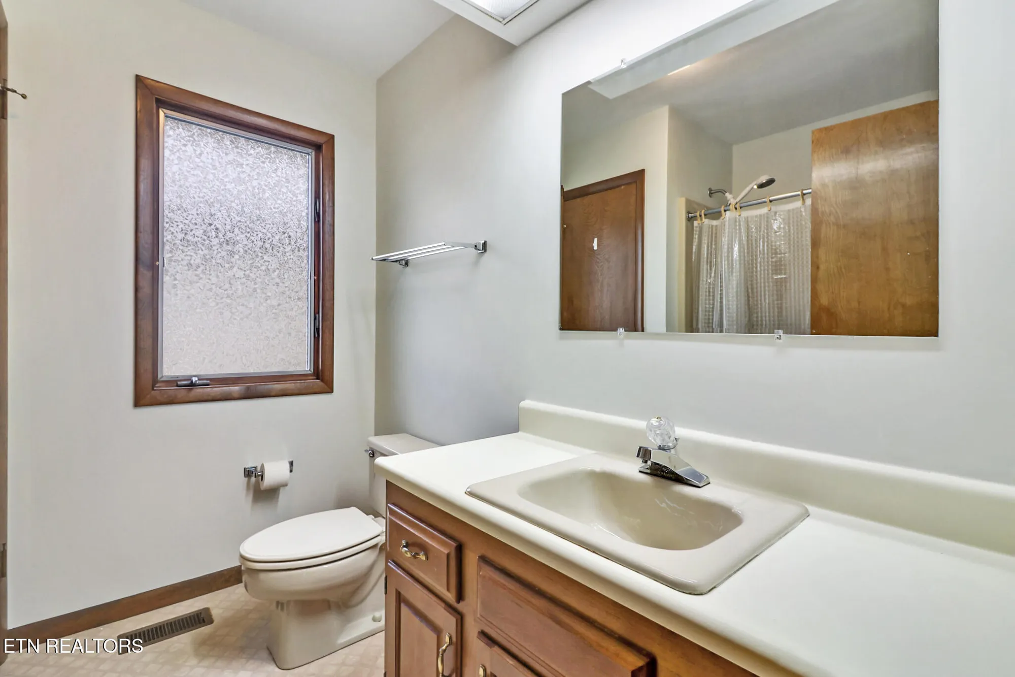 Property Slideshow image 29 of 50 | 12 black oak cir, Crossville, TN, 38558