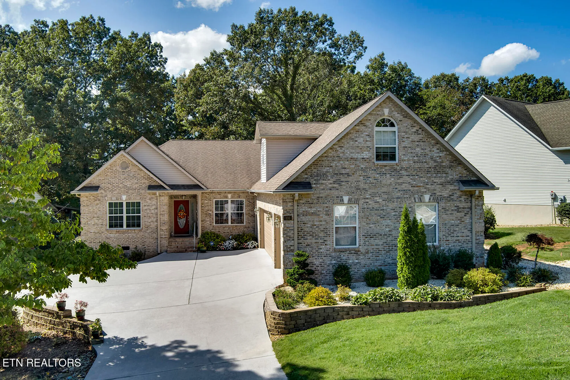 Property Slideshow image 1 of 62 | 106 geya cir, Loudon, TN, 37774