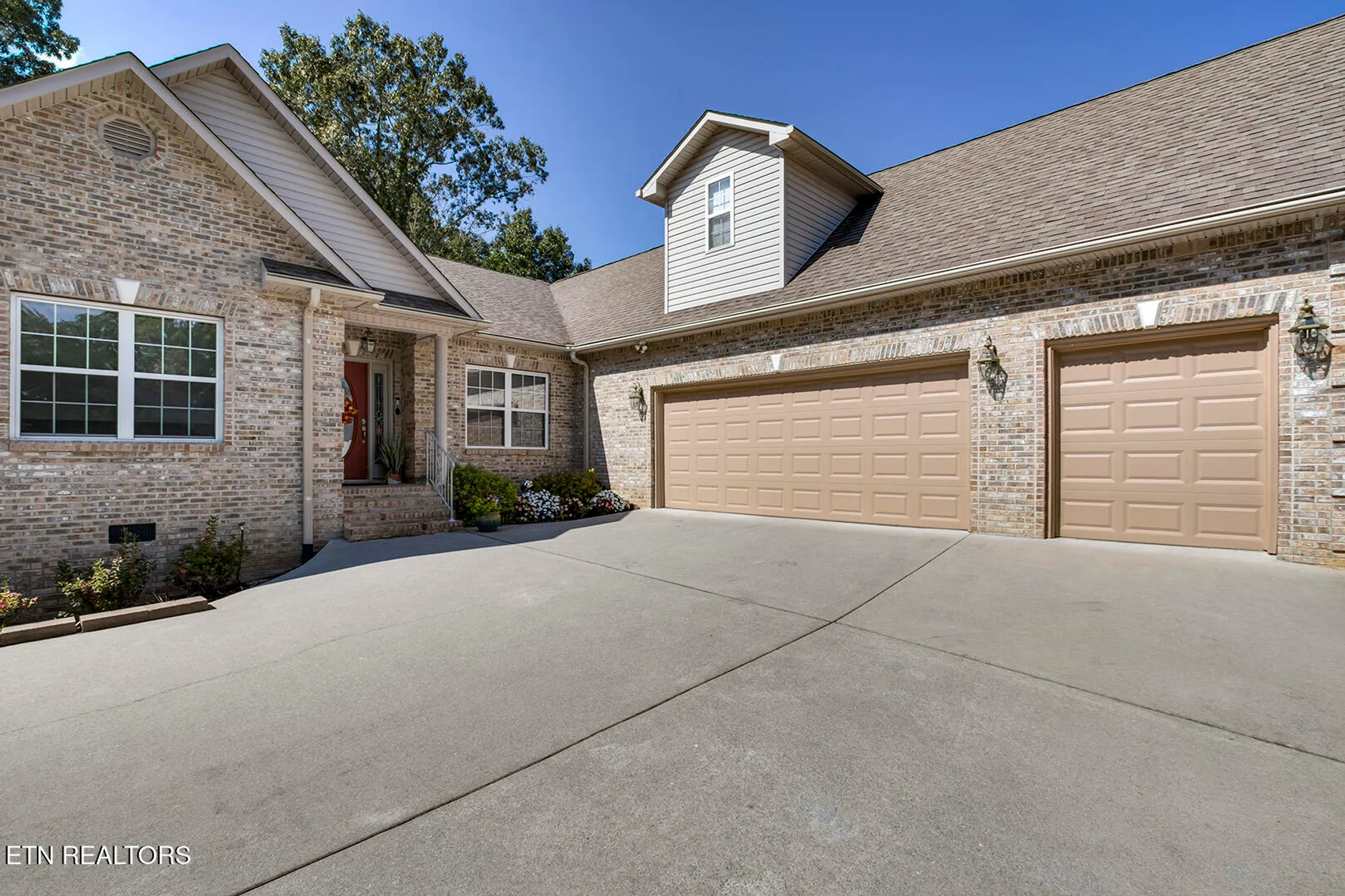 Property Slideshow image 5 of 62 | 106 geya cir, Loudon, TN, 37774