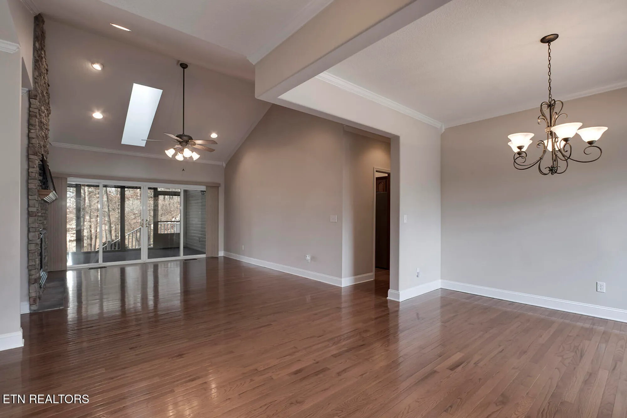 Property Slideshow image 7 of 62 | 106 geya cir, Loudon, TN, 37774