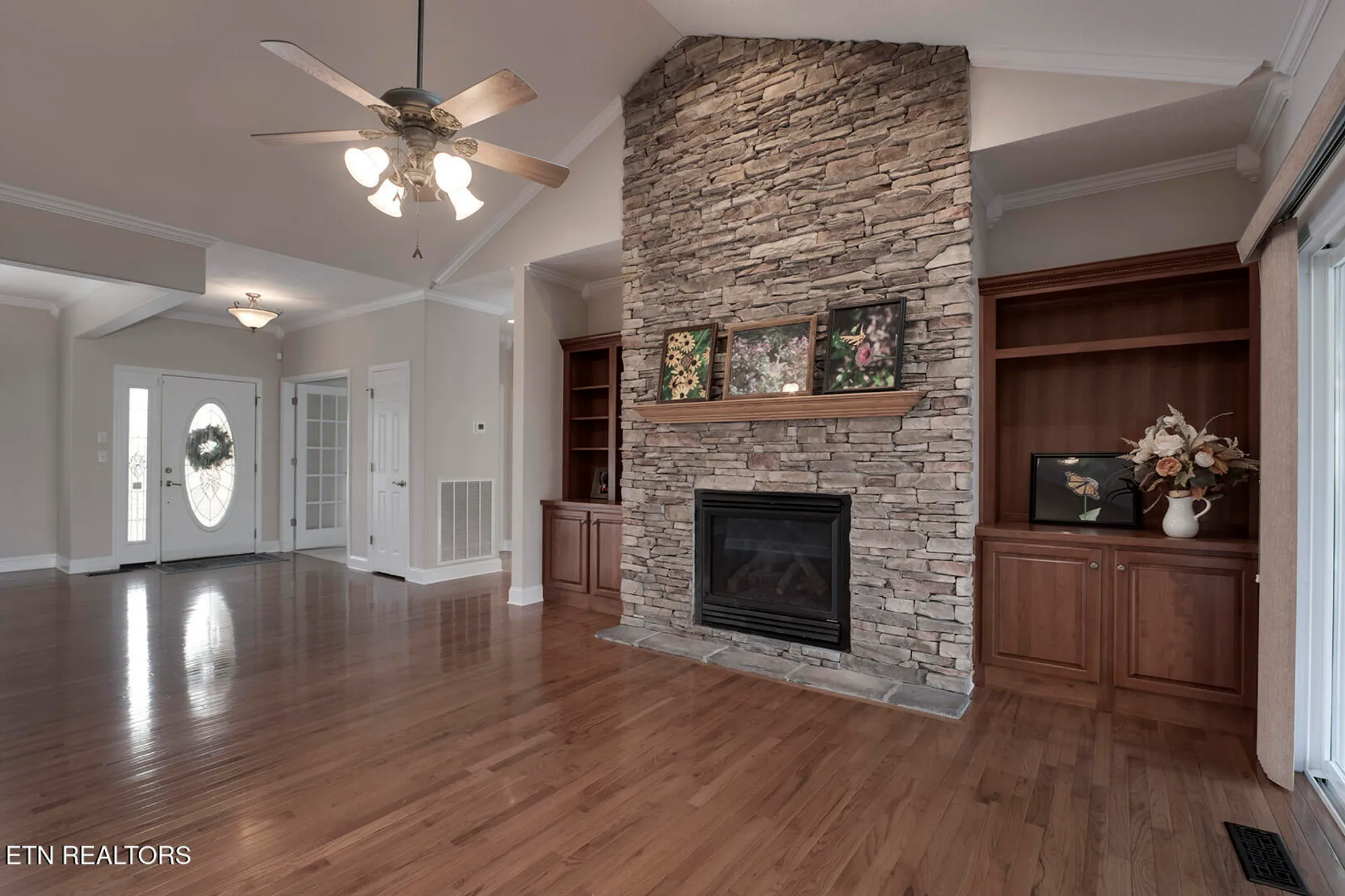Property Slideshow image 13 of 62 | 106 geya cir, Loudon, TN, 37774