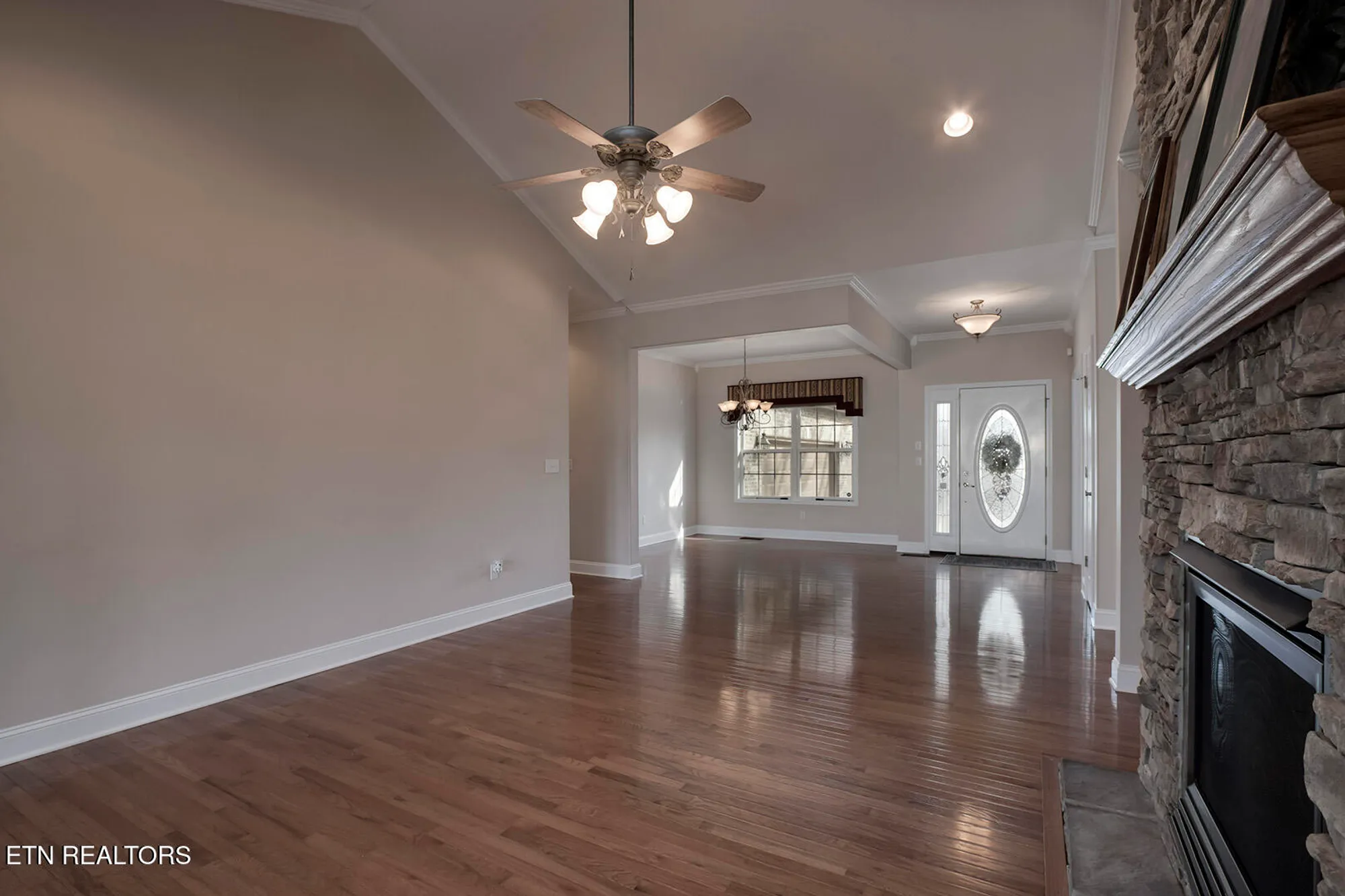 Property Slideshow image 14 of 62 | 106 geya cir, Loudon, TN, 37774