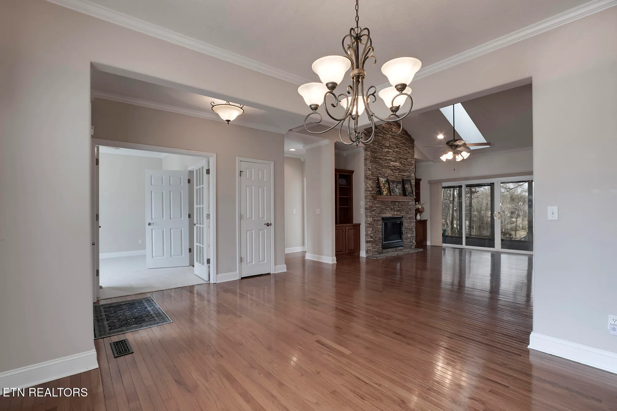 Property Slideshow image 16 of 62 | 106 geya cir, Loudon, TN, 37774