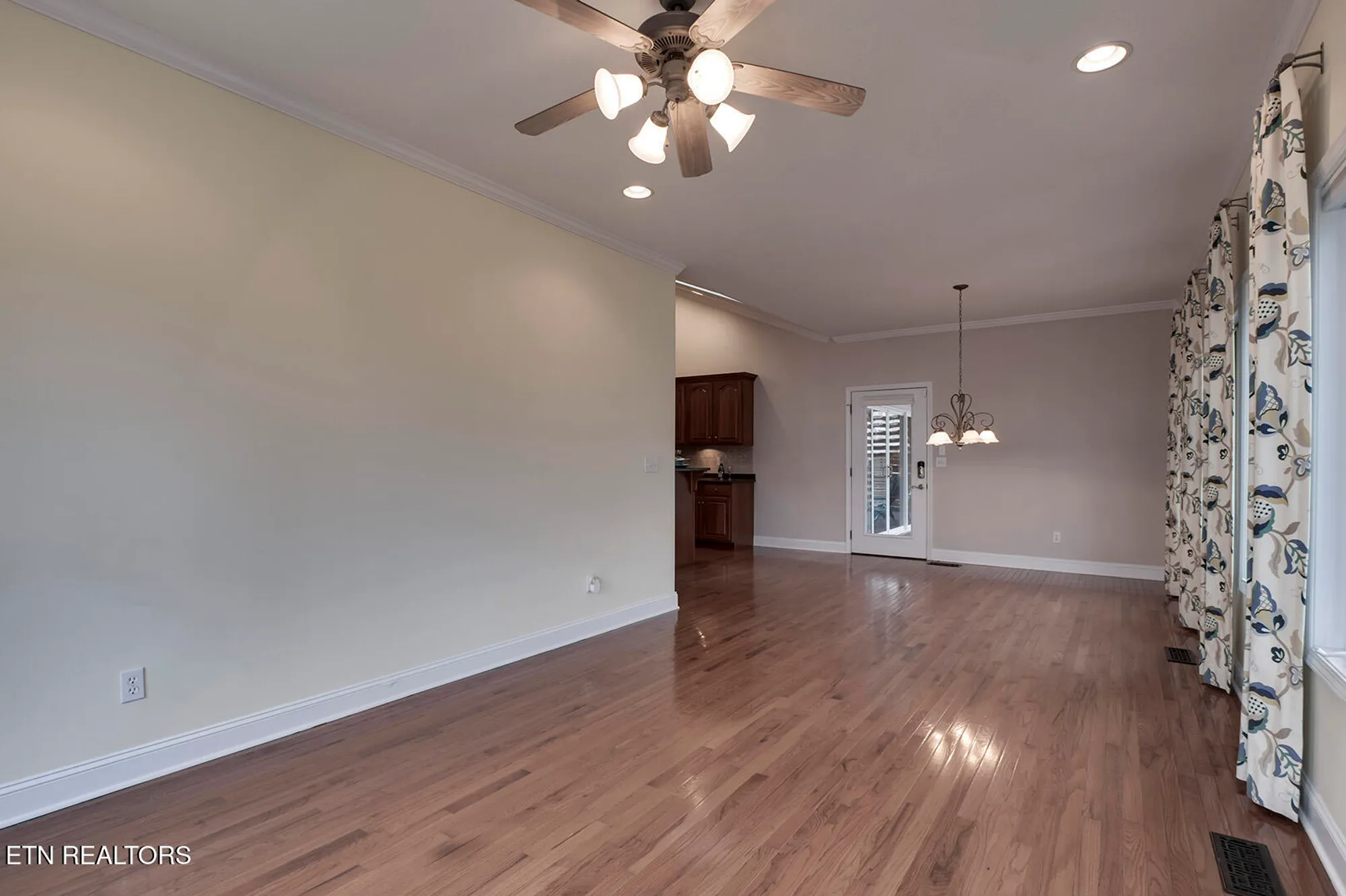 Property Slideshow image 24 of 62 | 106 geya cir, Loudon, TN, 37774