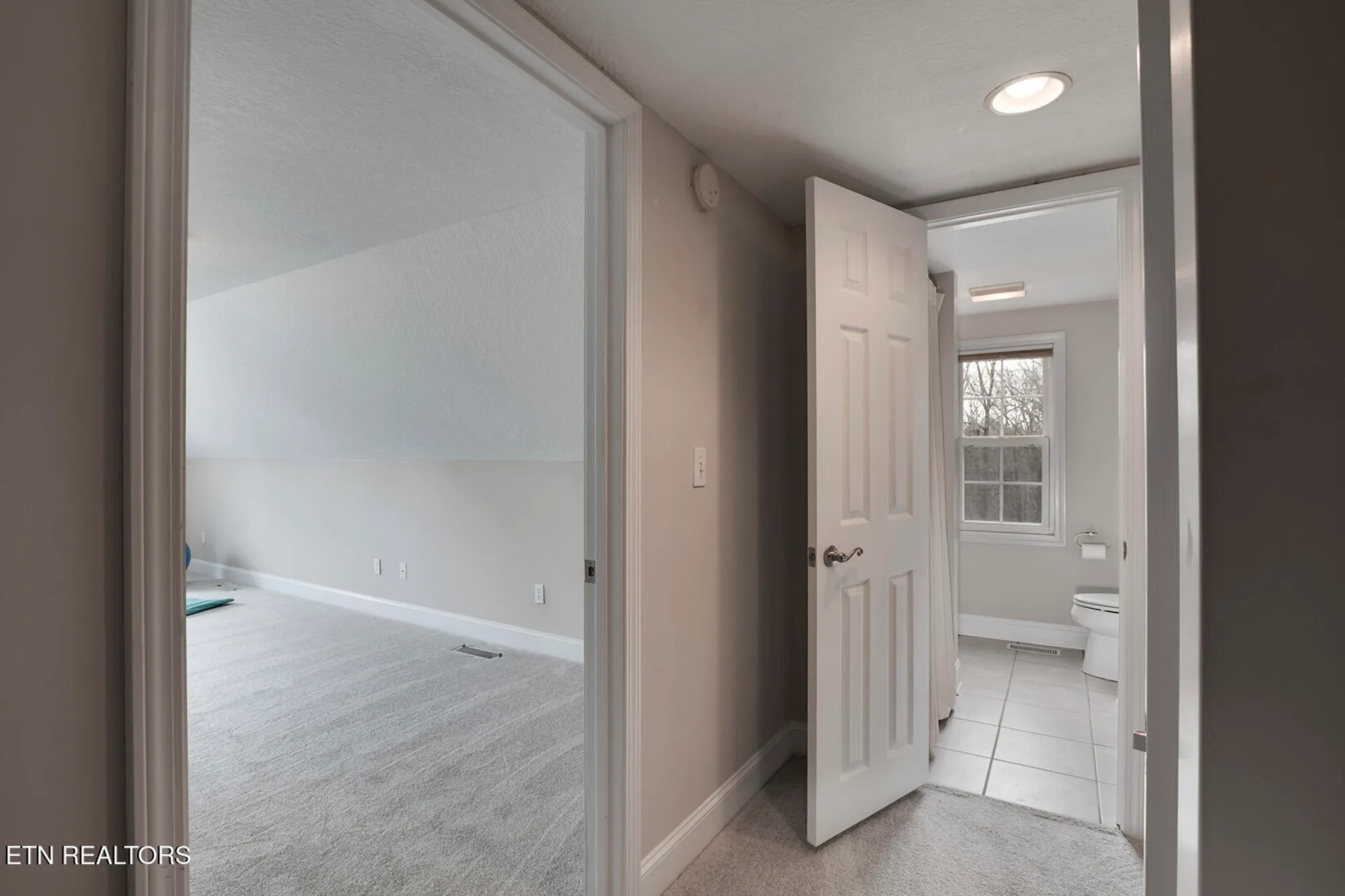 Property Slideshow image 36 of 62 | 106 geya cir, Loudon, TN, 37774