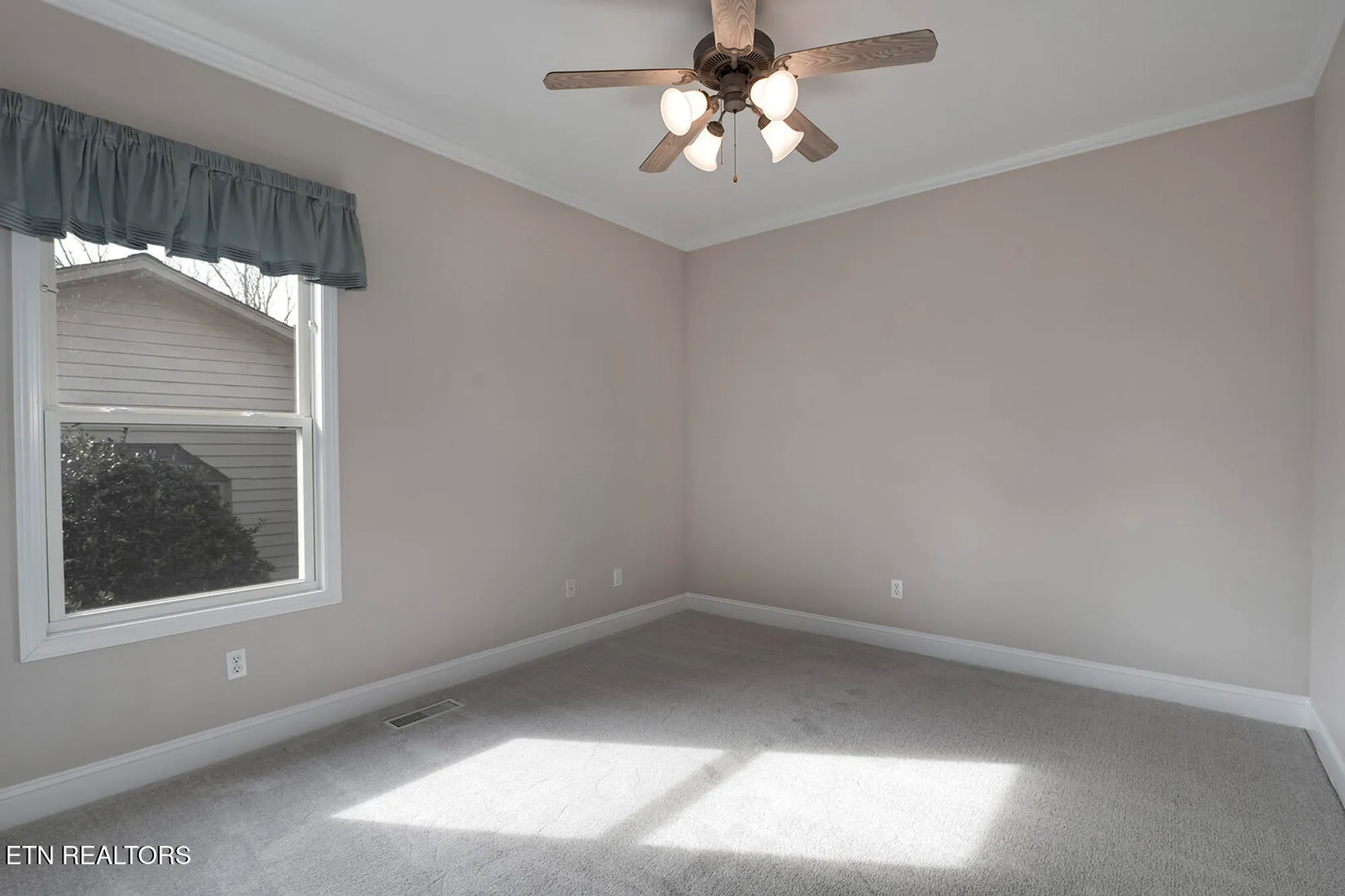 Property Slideshow image 46 of 62 | 106 geya cir, Loudon, TN, 37774