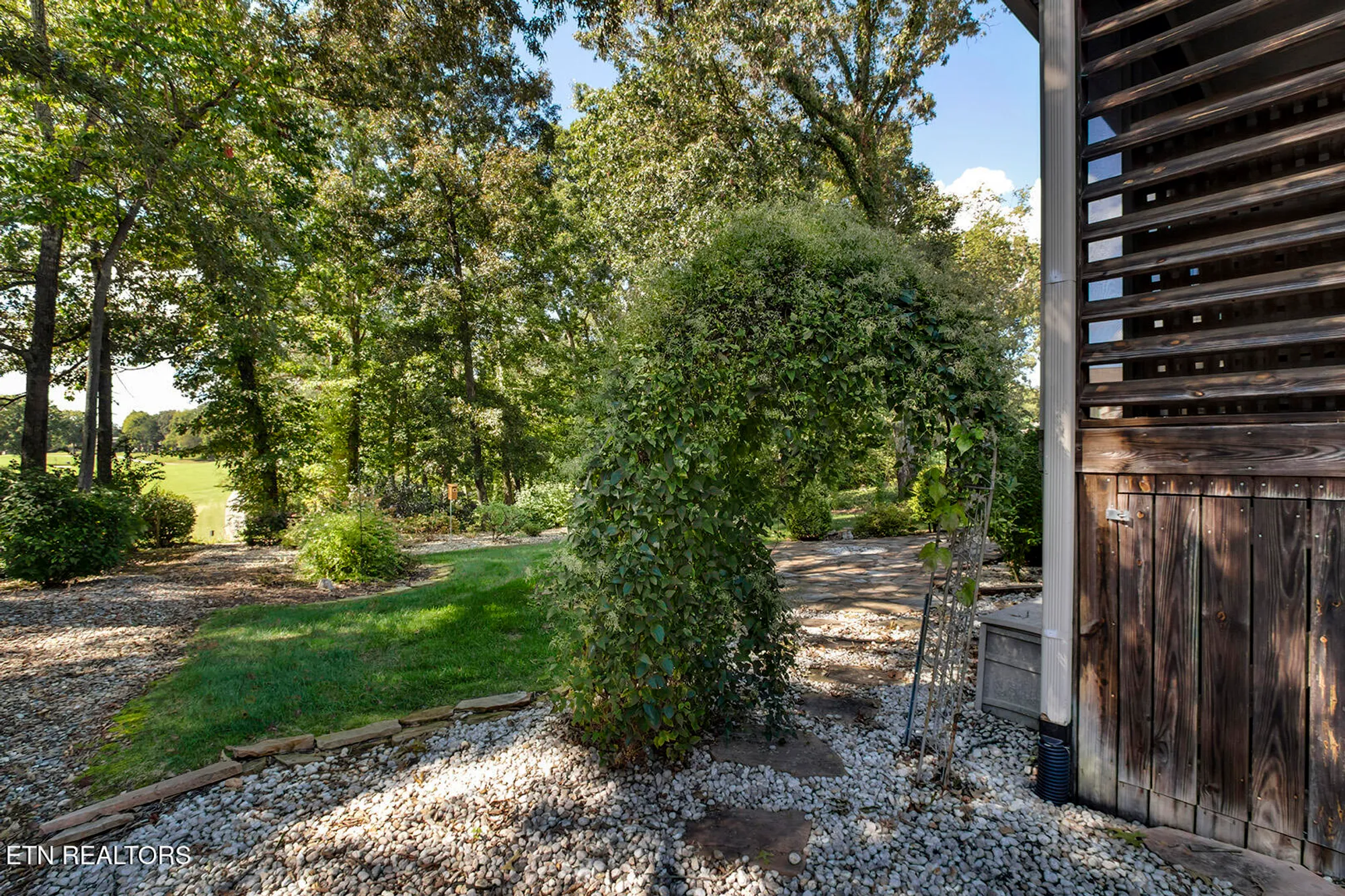 Property Slideshow image 53 of 62 | 106 geya cir, Loudon, TN, 37774