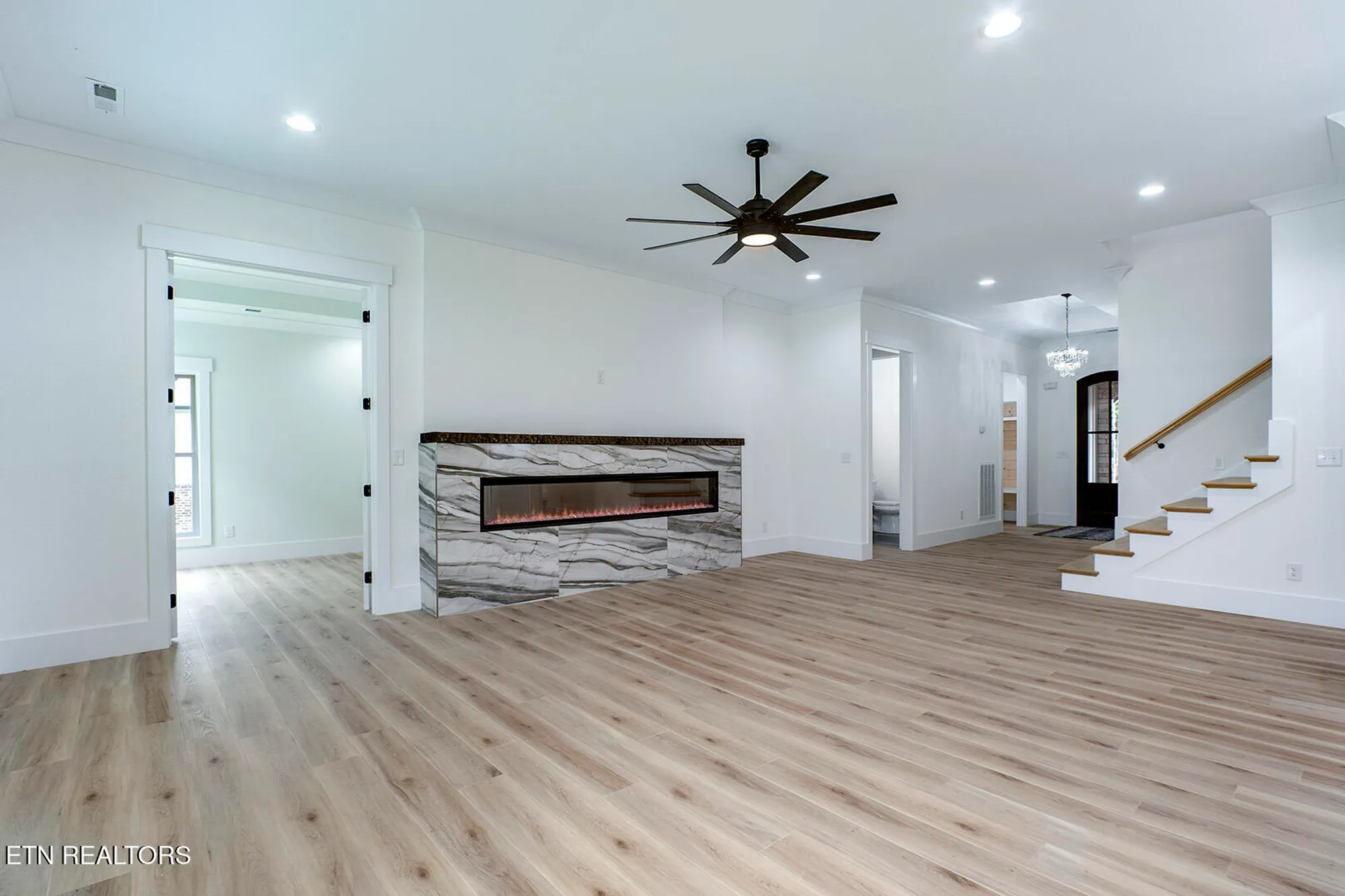 Property Slideshow image 6 of 41 | 306 uhdali pl, Loudon, TN, 37774