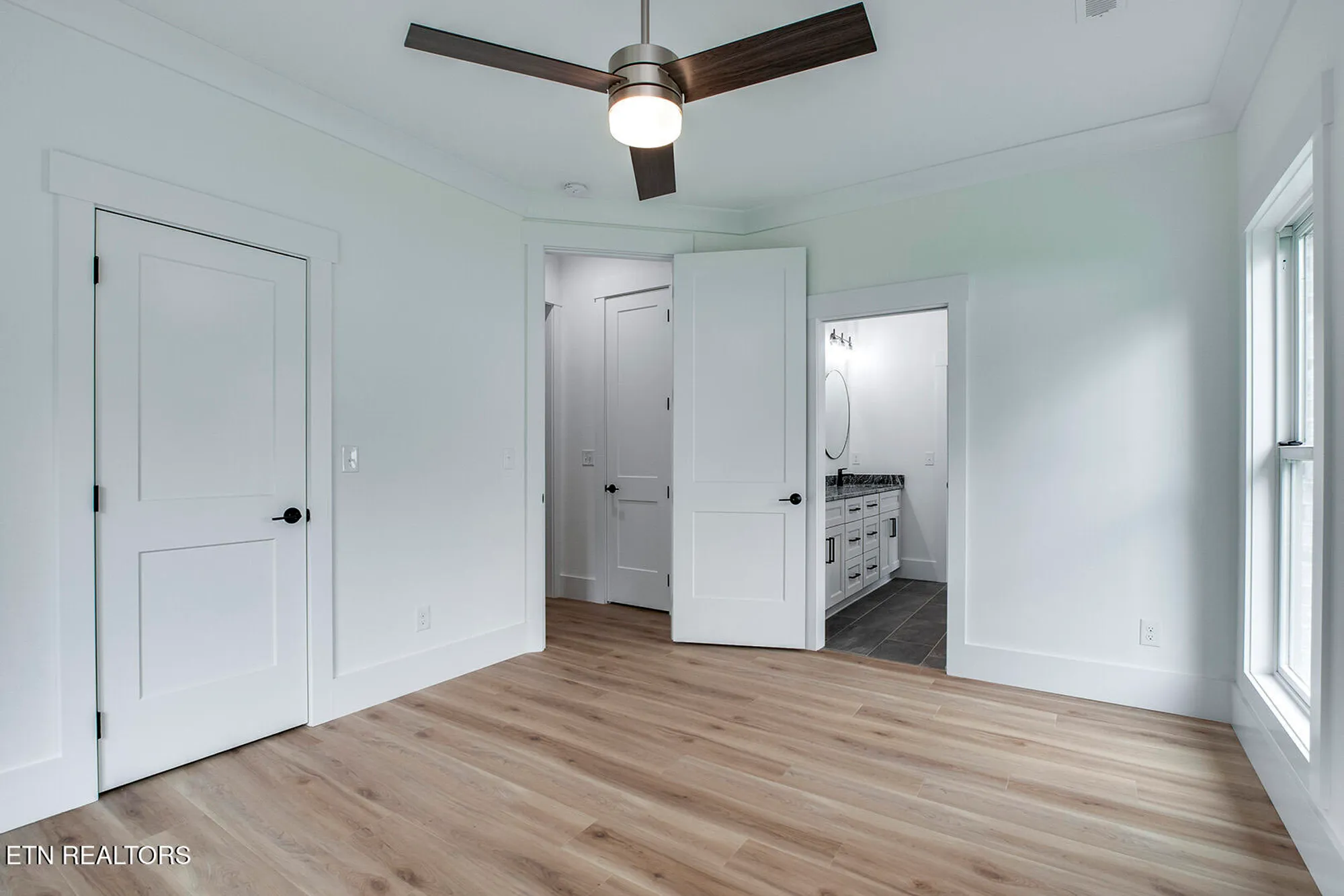 Property Slideshow image 29 of 41 | 306 uhdali pl, Loudon, TN, 37774