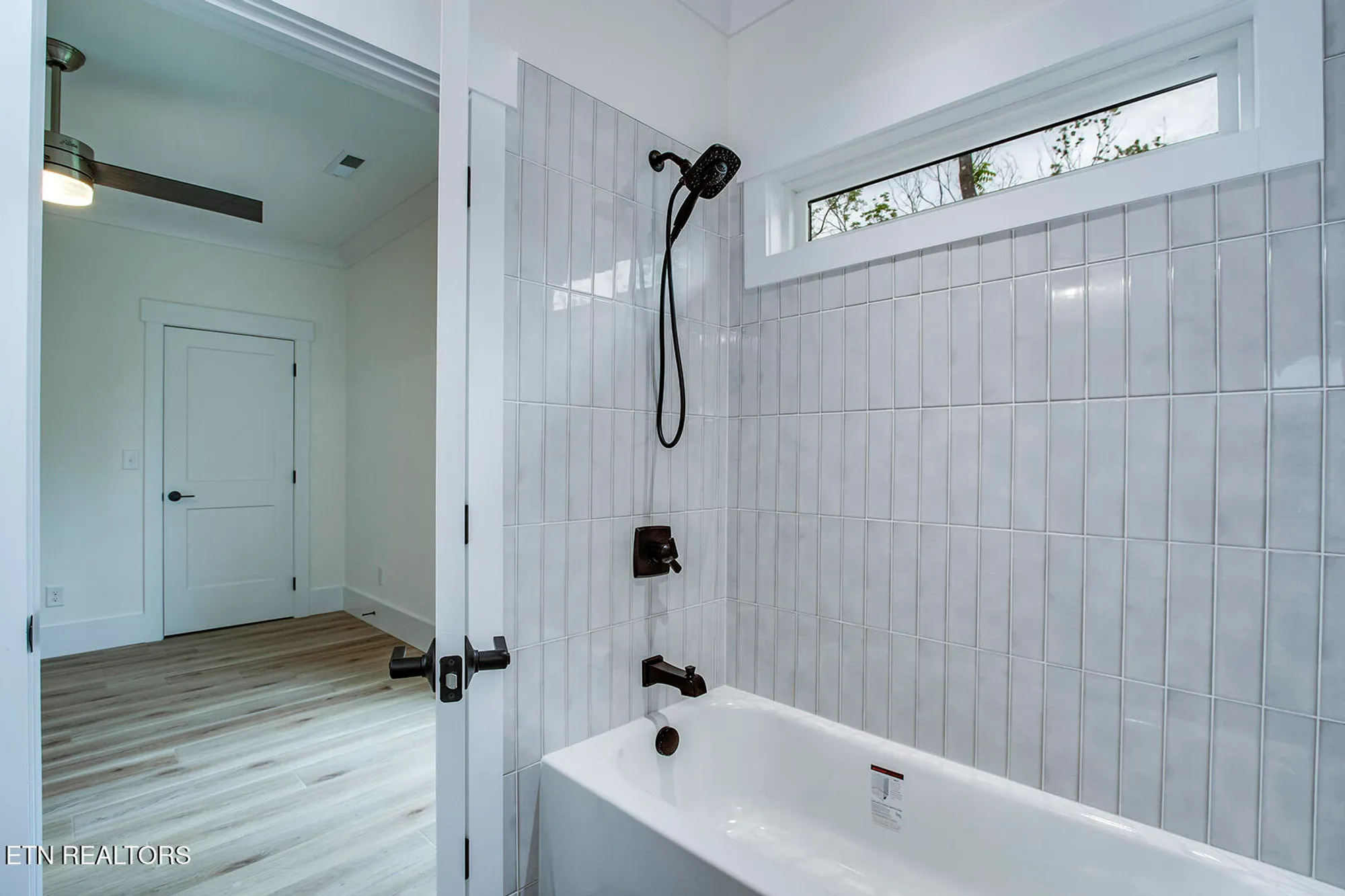 Property Slideshow image 31 of 41 | 306 uhdali pl, Loudon, TN, 37774