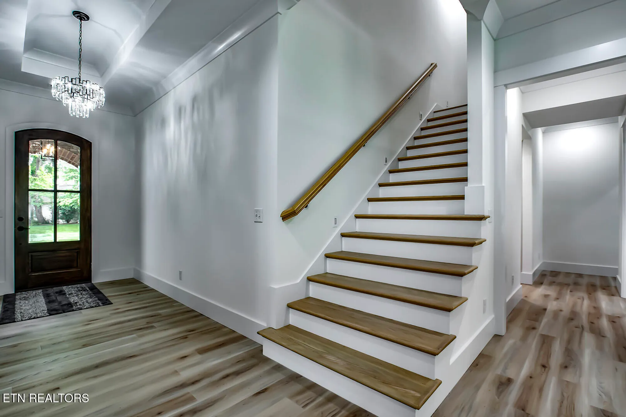 Property Slideshow image 35 of 41 | 306 uhdali pl, Loudon, TN, 37774