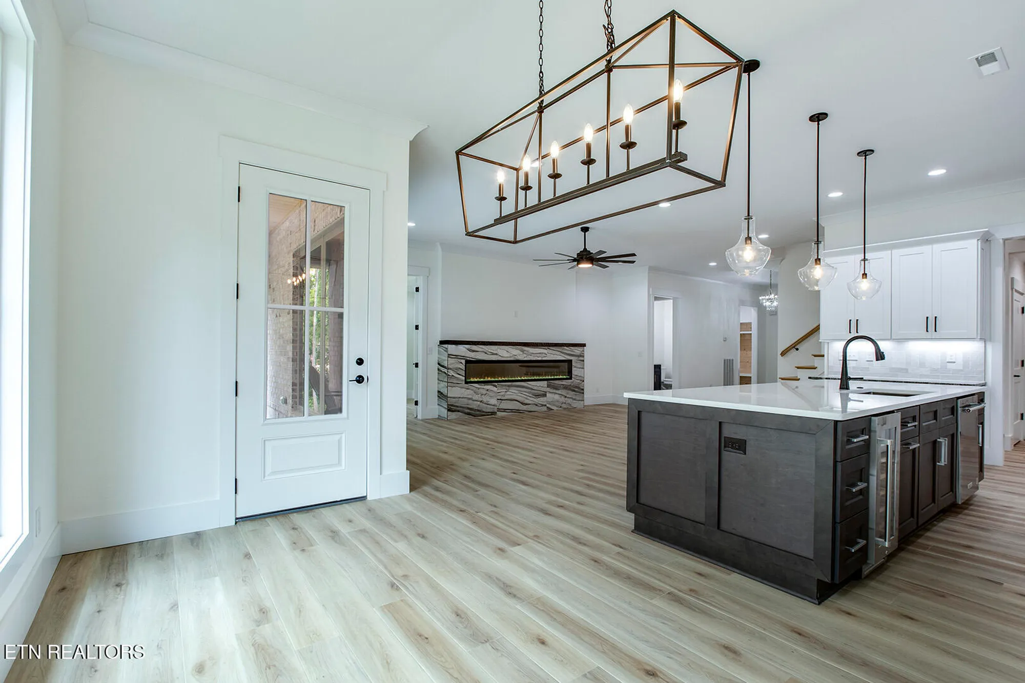 Property Slideshow image 16 of 41 | 306 uhdali pl, Loudon, TN, 37774