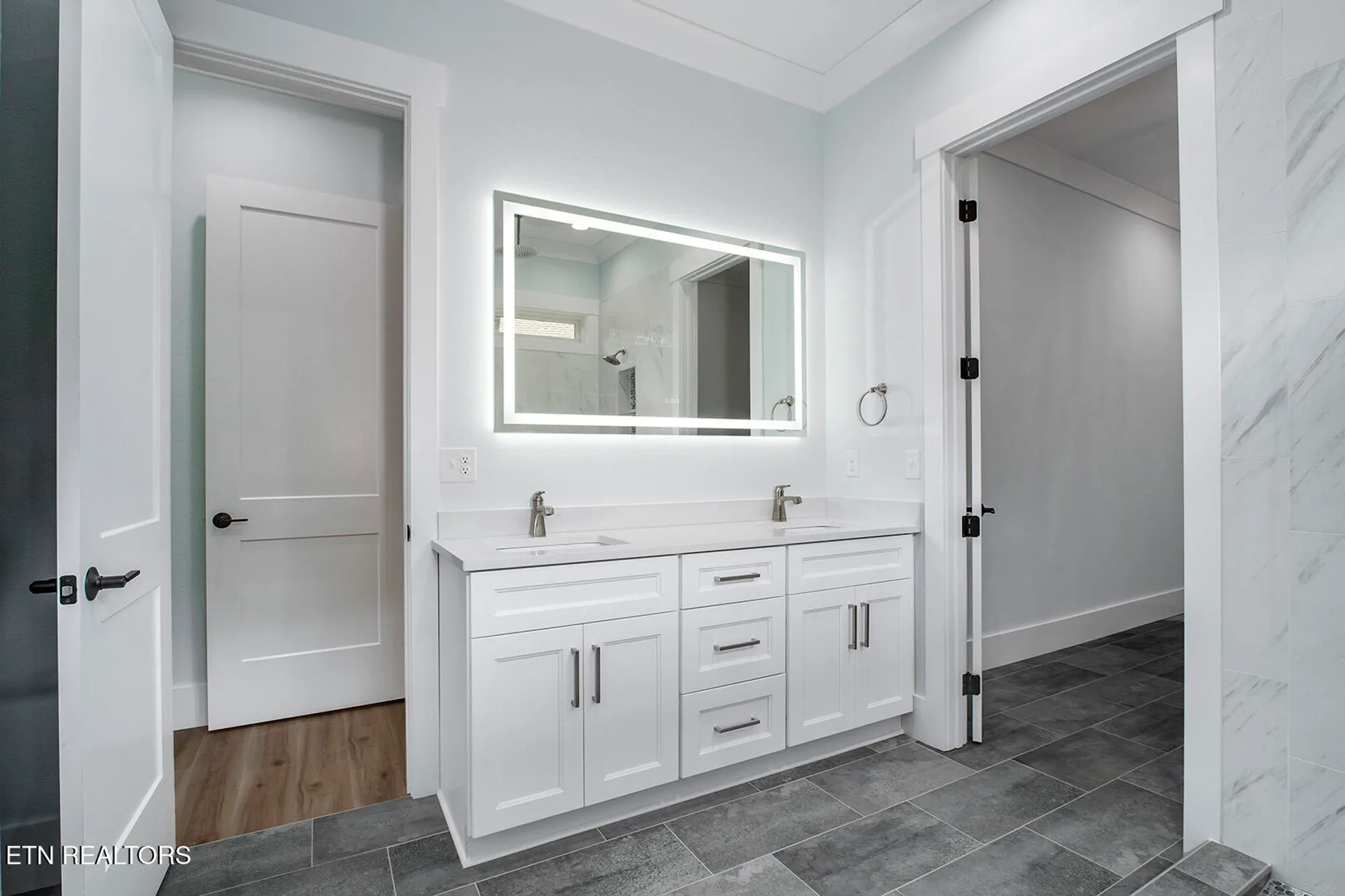 Property Slideshow image 24 of 41 | 306 uhdali pl, Loudon, TN, 37774