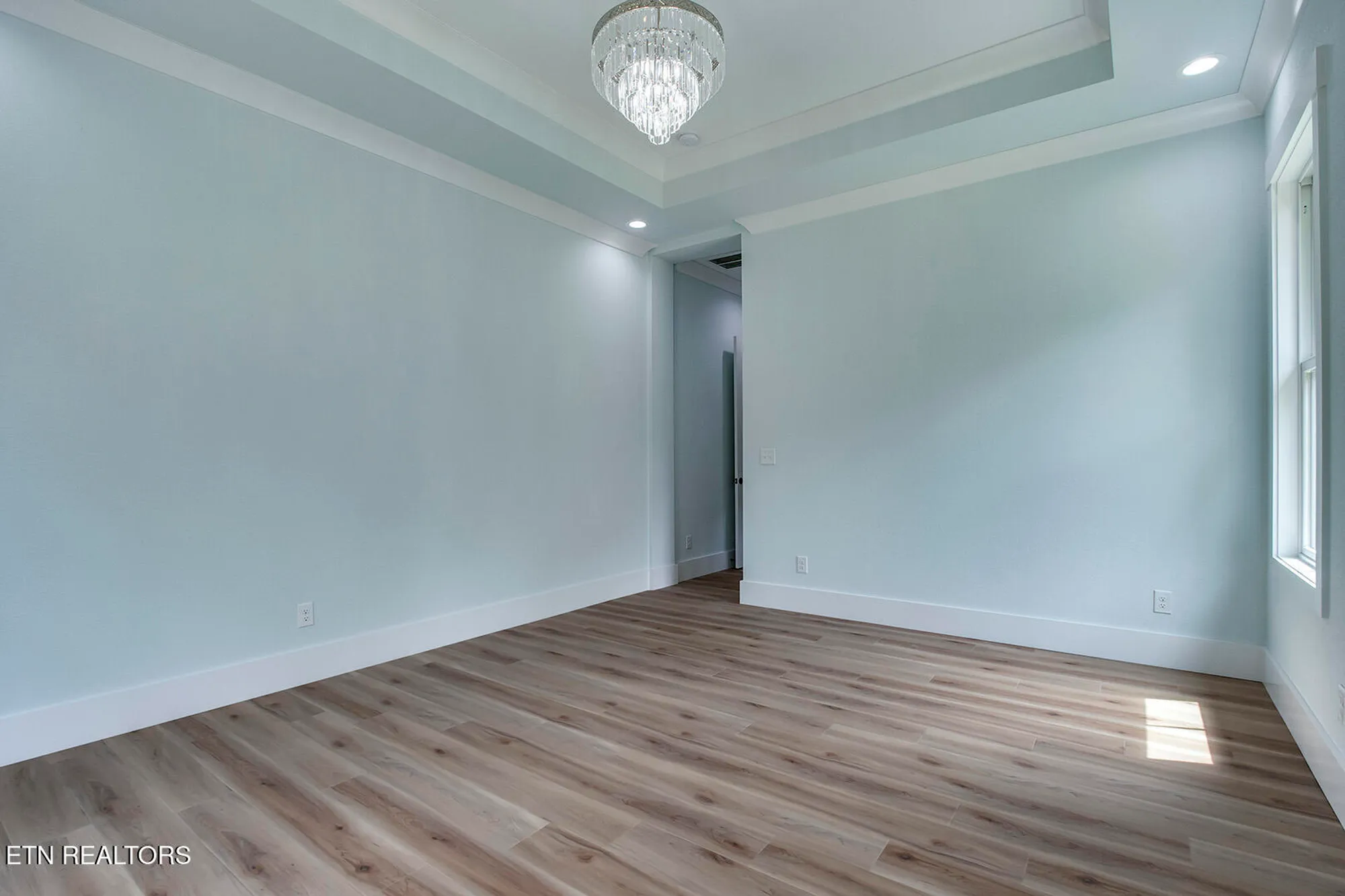 Property Slideshow image 26 of 41 | 306 uhdali pl, Loudon, TN, 37774