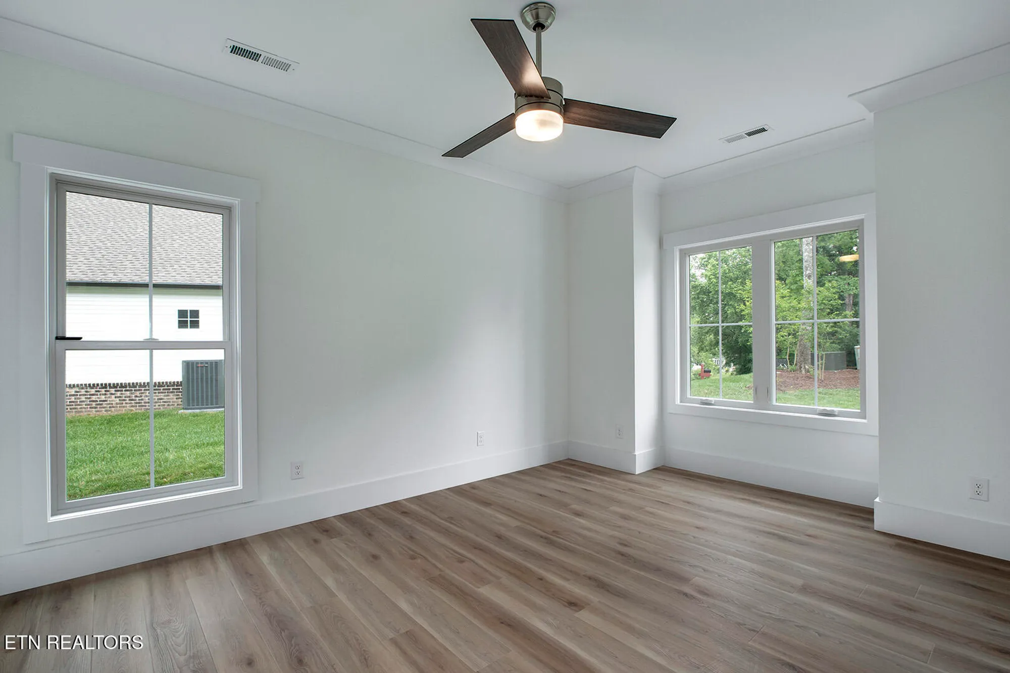 Property Slideshow image 28 of 41 | 306 uhdali pl, Loudon, TN, 37774