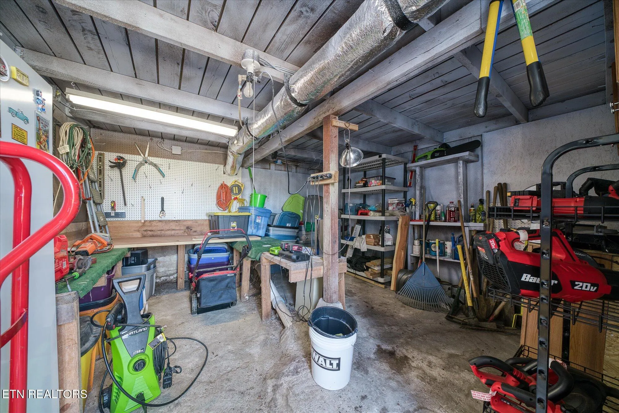 Property Slideshow image 25 of 34 | 131 lakeshire dr, Crossville, TN, 38558