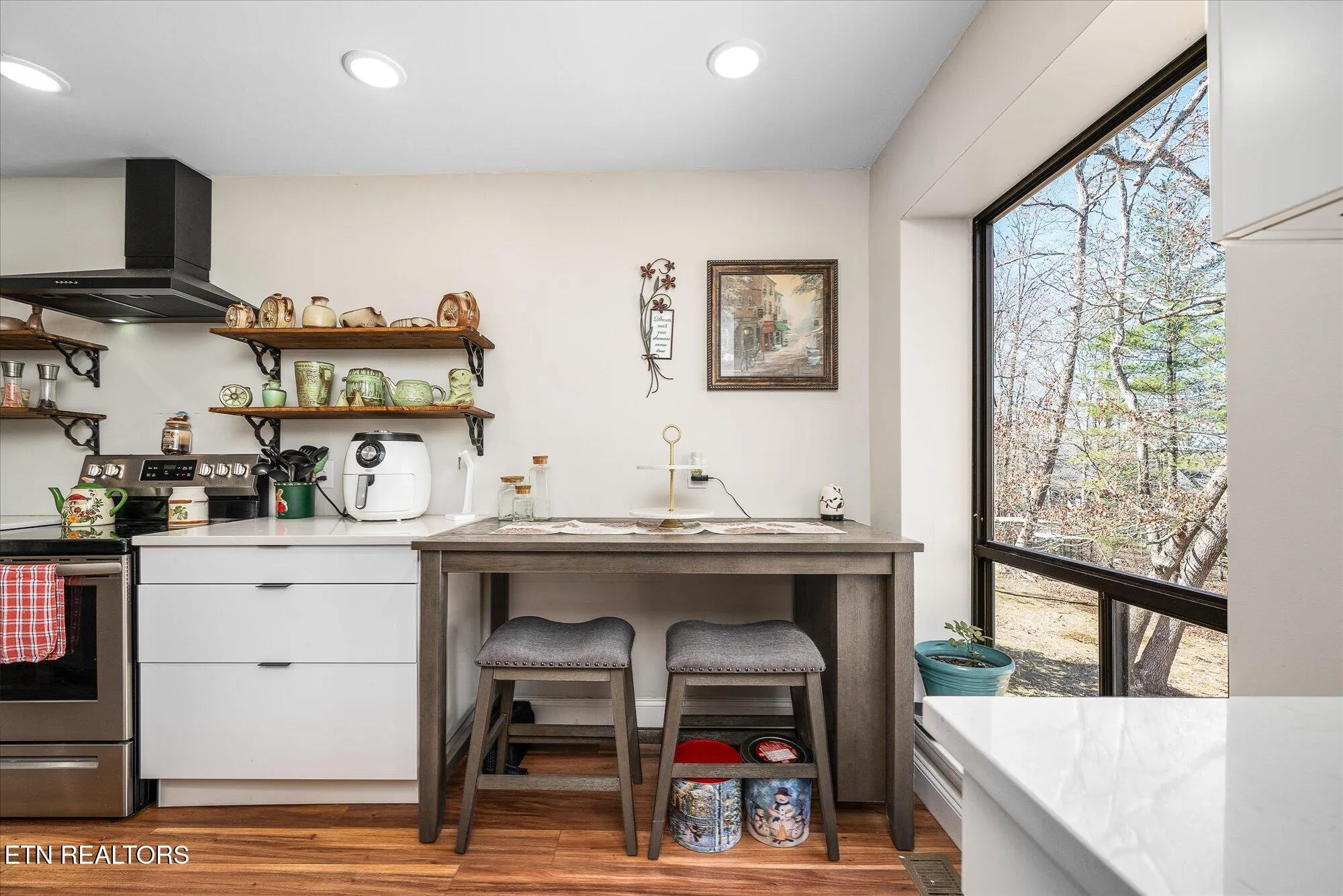 Property Slideshow image 16 of 34 | 131 lakeshire dr, Crossville, TN, 38558