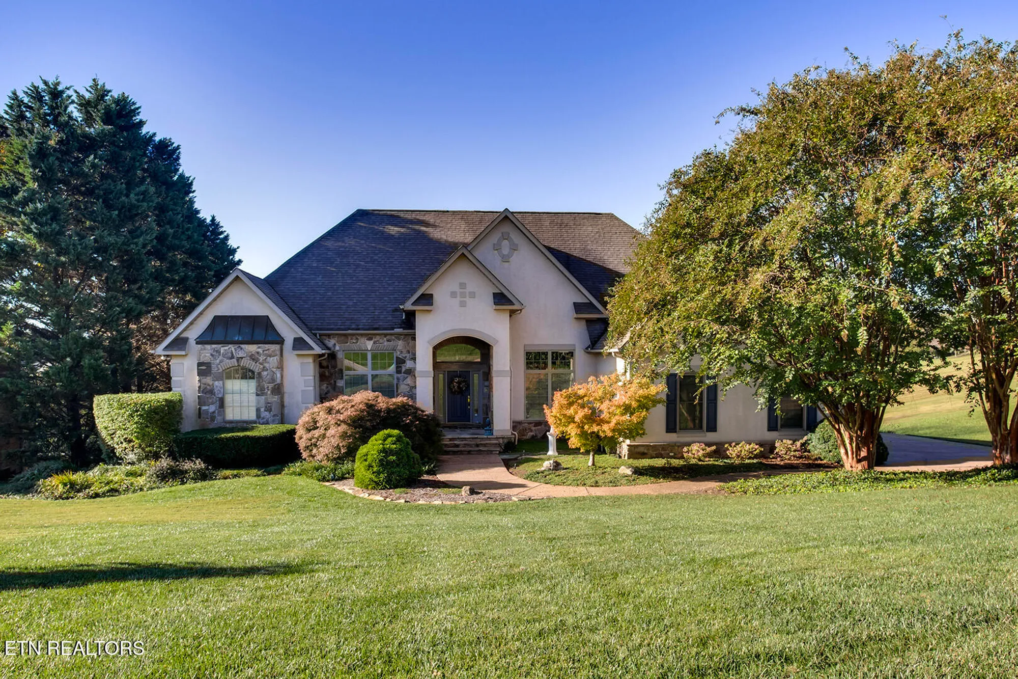 Property Slideshow image 1 of 62 | 180 gold finch ln, Vonore, TN, 37885