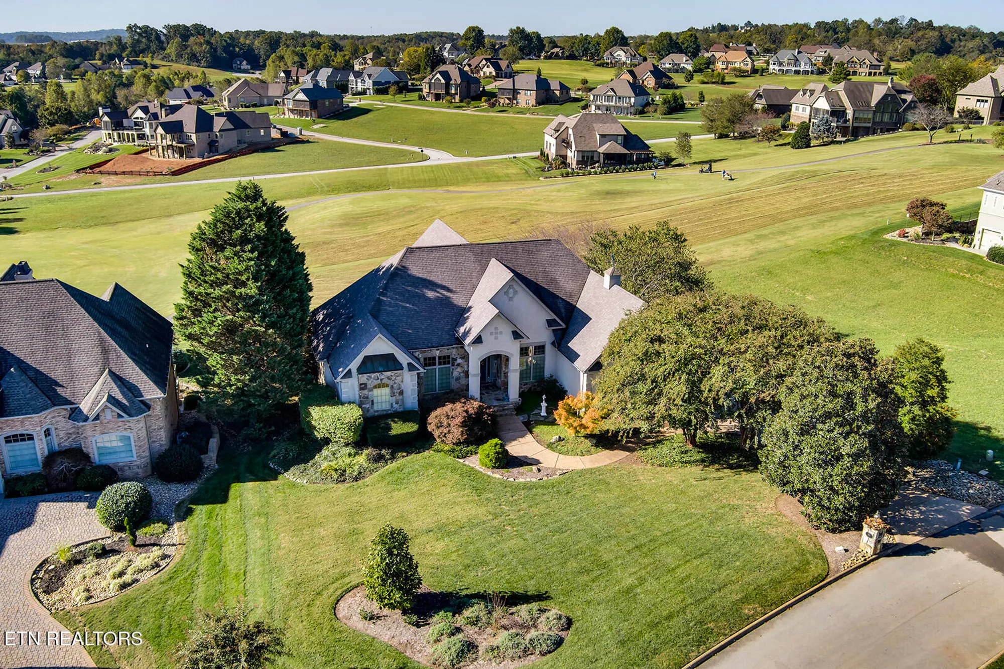 Property Slideshow image 2 of 62 | 180 gold finch ln, Vonore, TN, 37885