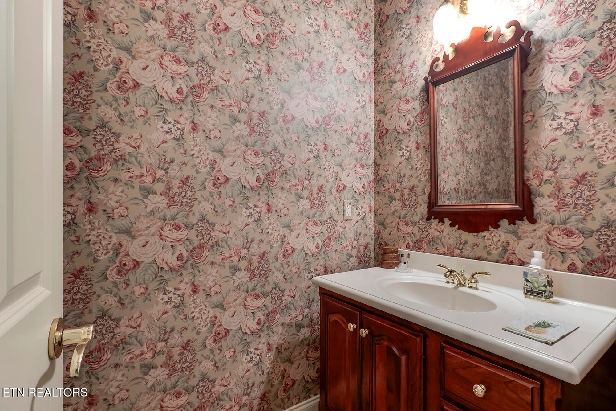 Property Slideshow image 24 of 62 | 180 gold finch ln, Vonore, TN, 37885