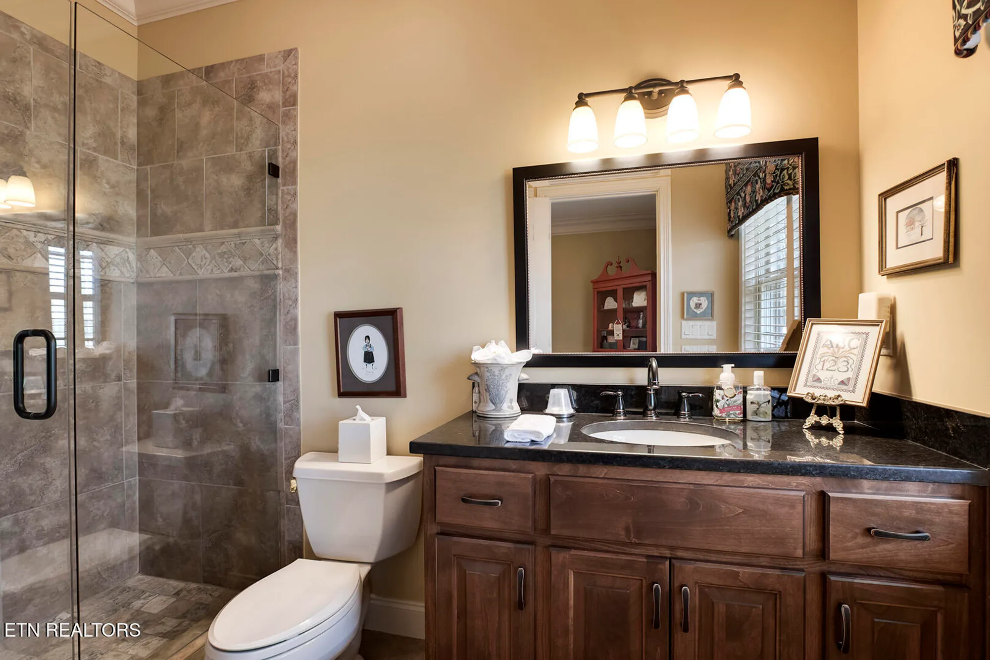 Property Slideshow image 34 of 62 | 180 gold finch ln, Vonore, TN, 37885