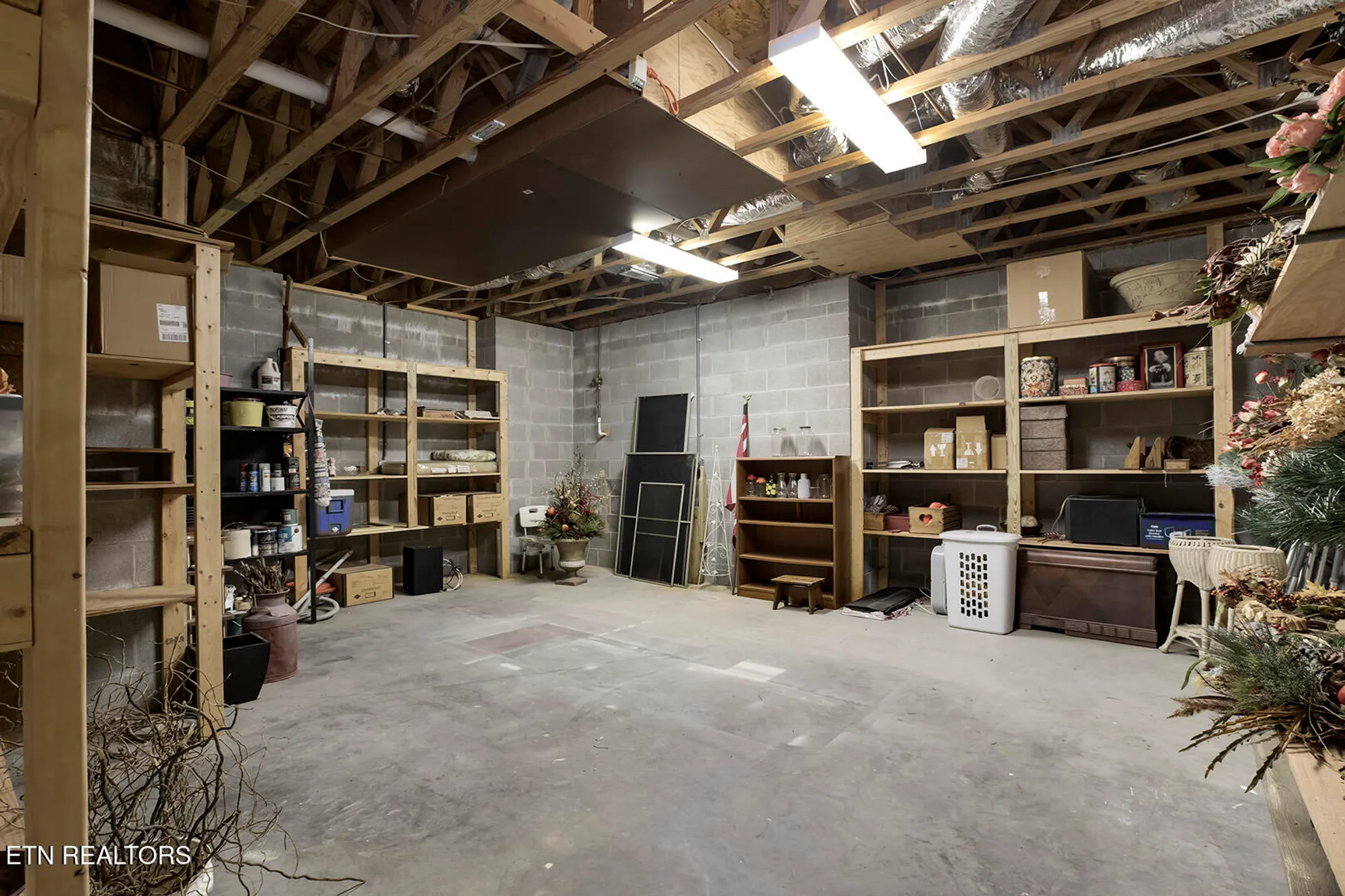 Property Slideshow image 49 of 62 | 180 gold finch ln, Vonore, TN, 37885