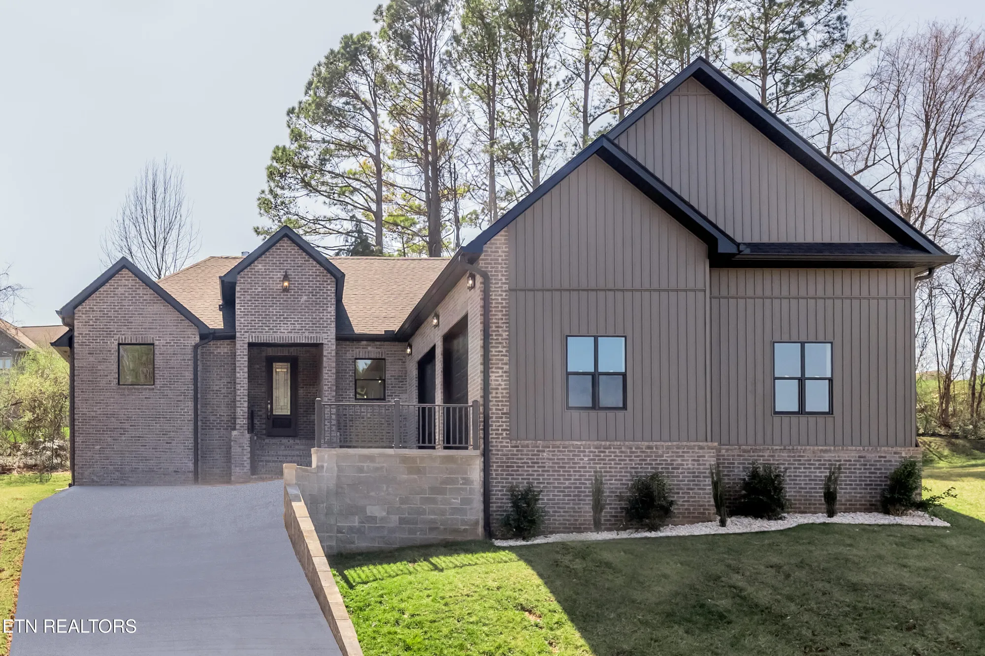 Property Slideshow image 1 of 55 | 405 awohili trce, Loudon, TN, 37774