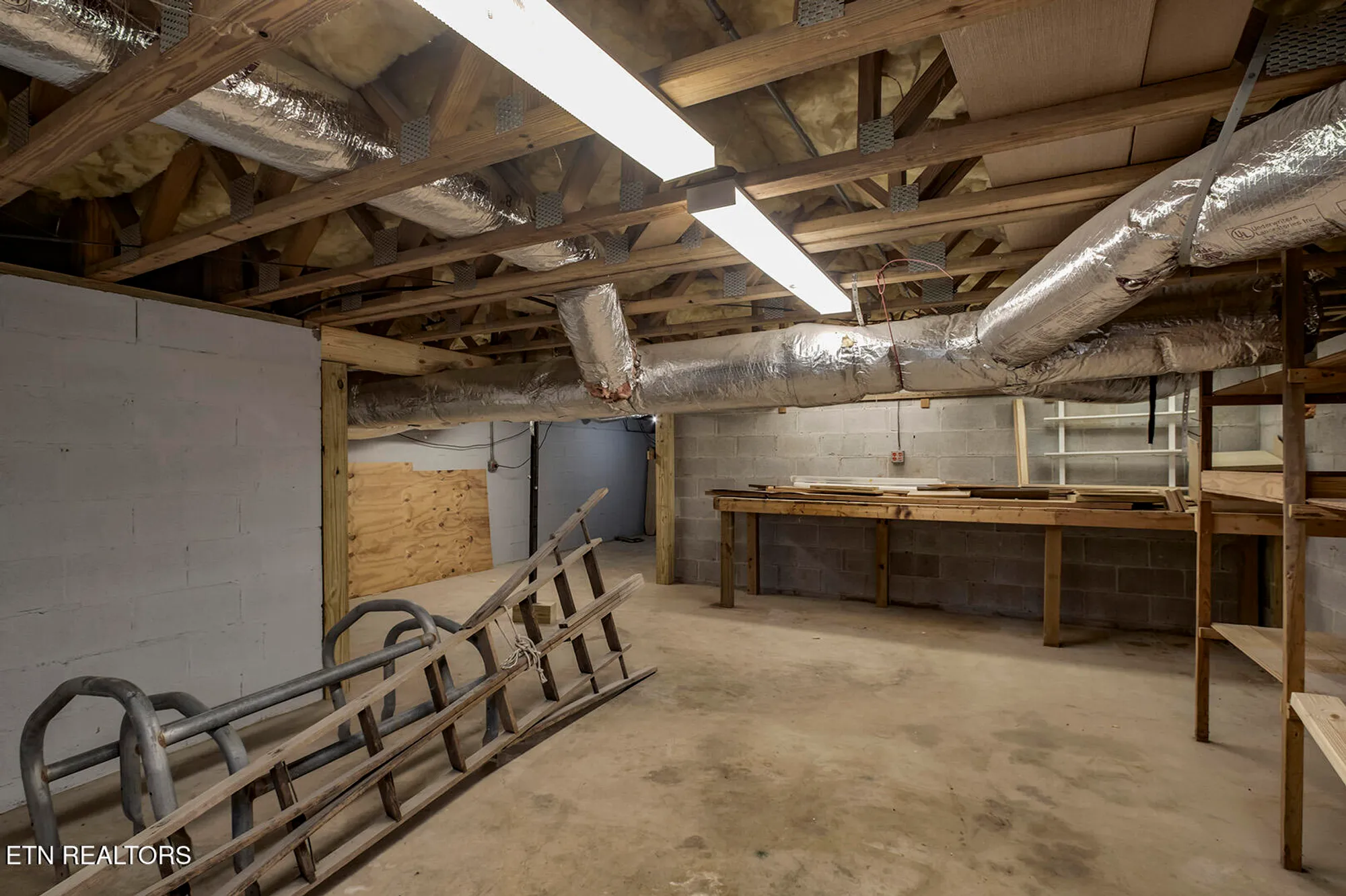 Property Slideshow image 48 of 49 | 309 chuniloti cir, Loudon, TN, 37774