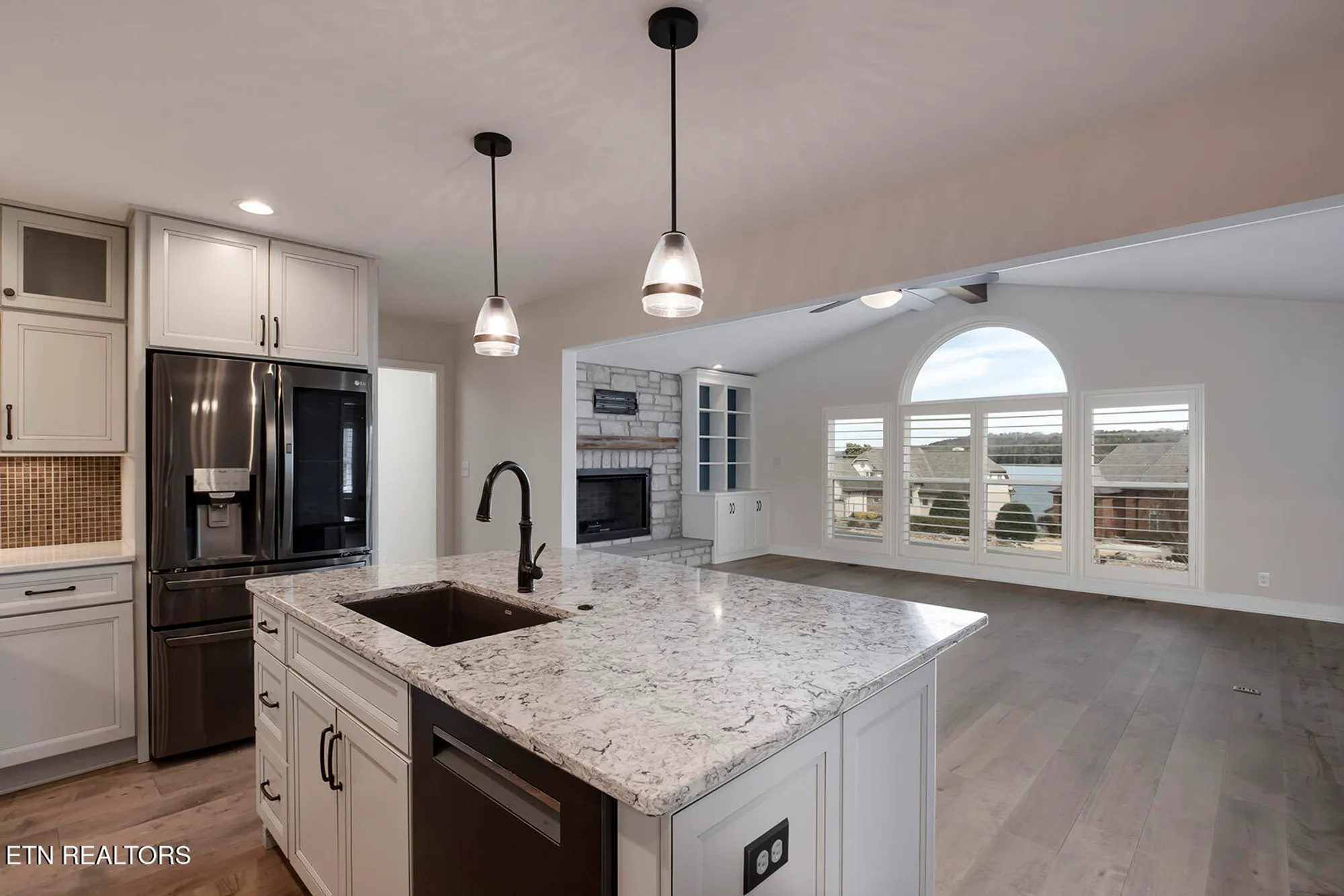 Property Slideshow image 20 of 49 | 309 chuniloti cir, Loudon, TN, 37774