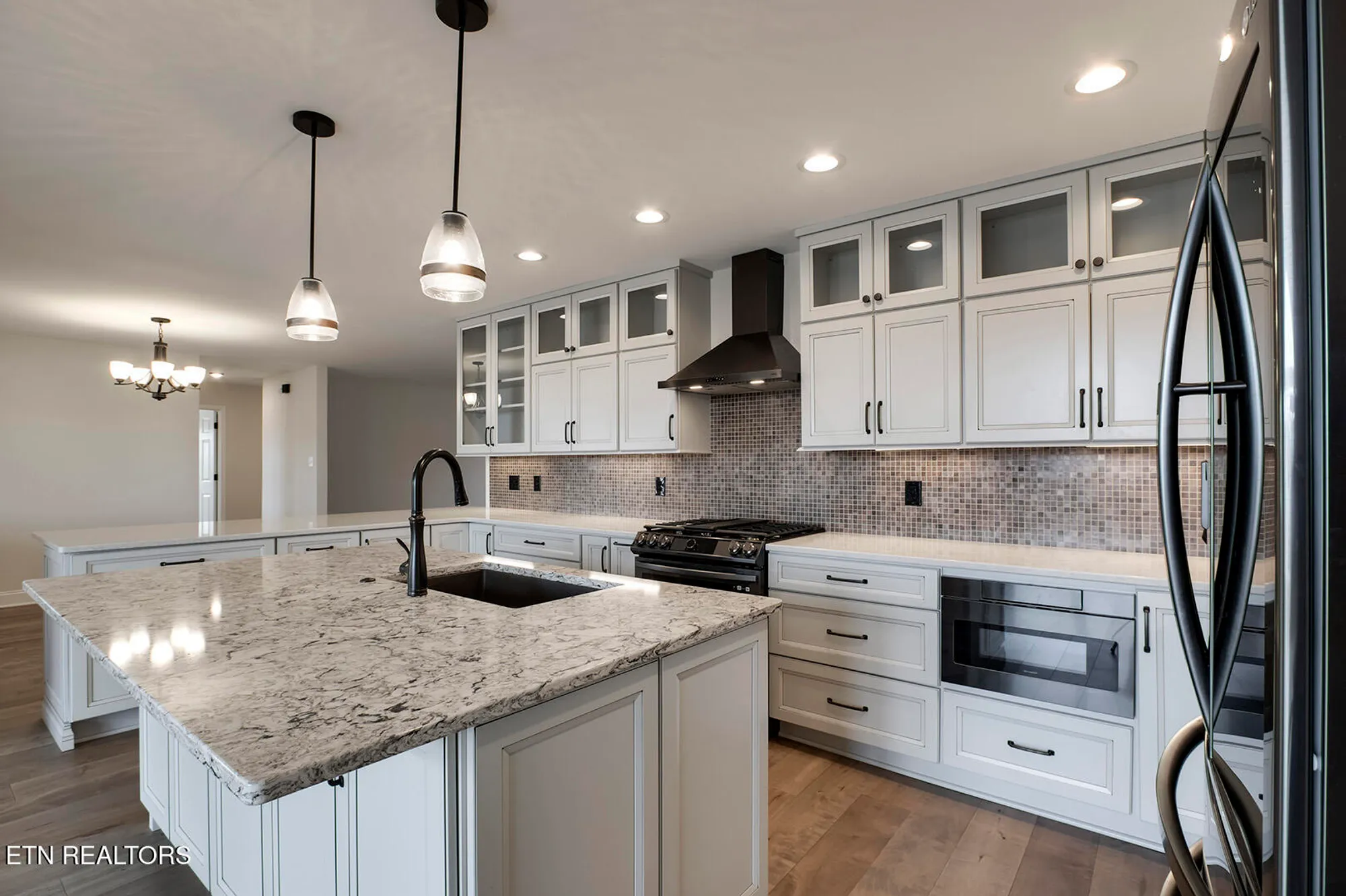 Property Slideshow image 19 of 49 | 309 chuniloti cir, Loudon, TN, 37774