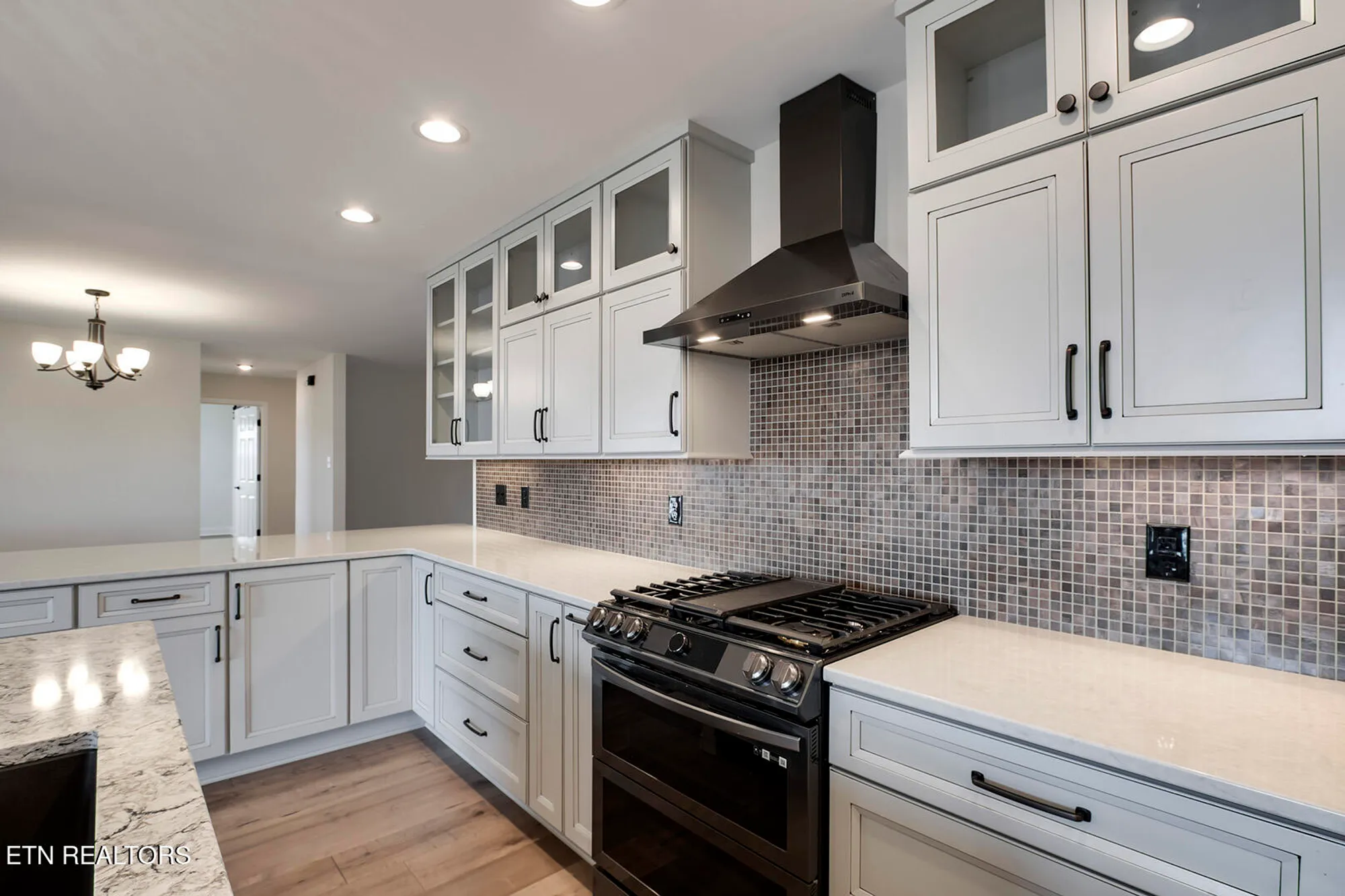 Property Slideshow image 16 of 49 | 309 chuniloti cir, Loudon, TN, 37774